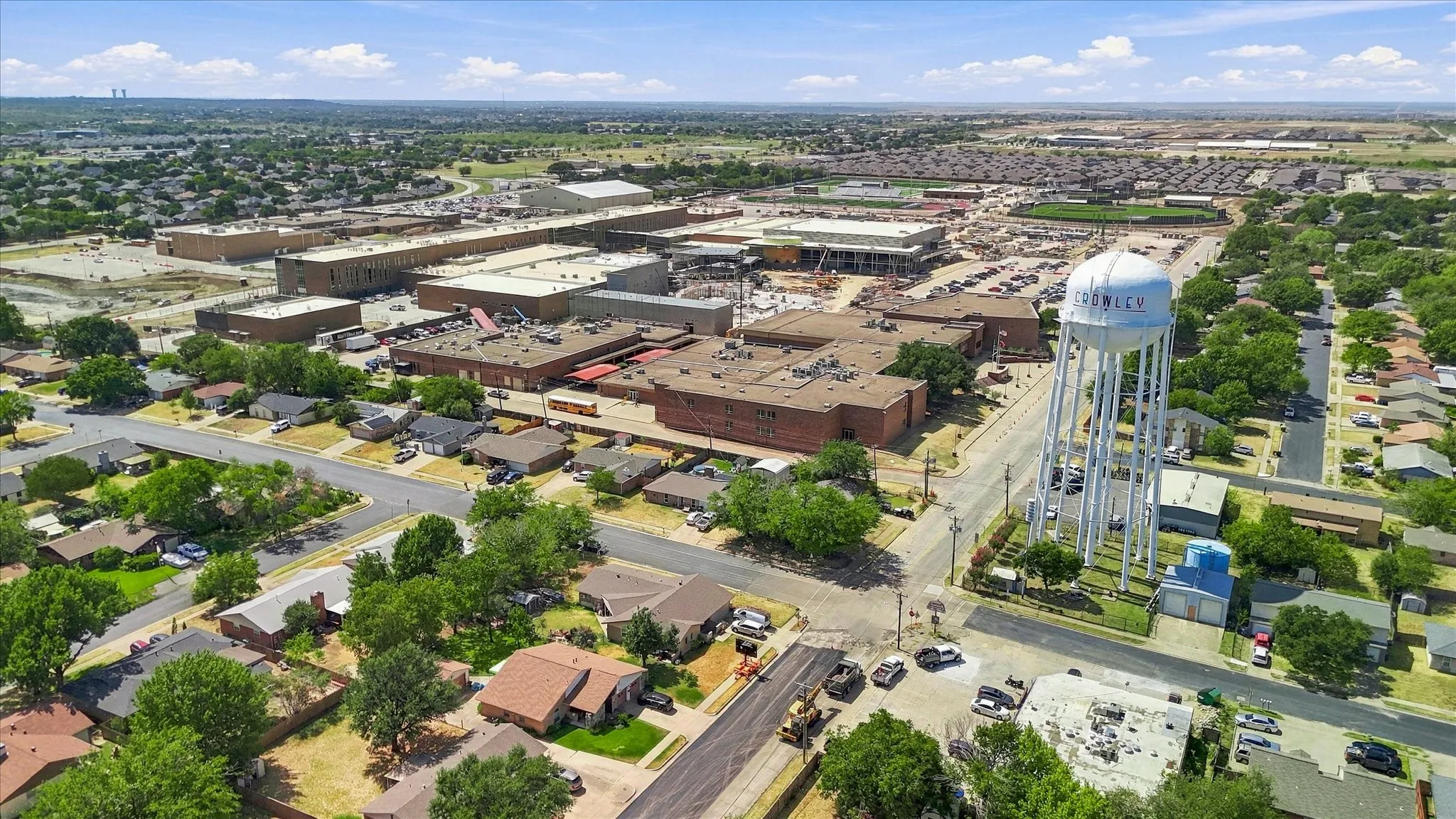 Single Family Residence For Sale in Tarrant County , 200 Quail Creek Drive, Crowley, Texas 76036, 3 Bedroom, 2 Bathroom, 2 Garage spaces, 1,395 Sqft, built in 1971, mls#21388848, Real Estate Agent in Crowley, Homes For Sale in Tarrant county, Homes For Sale in Crowley, Realtor in Crowley Texas, Real Estate Brokerage Independent Realty Texas, Luminita Cordes Realtor