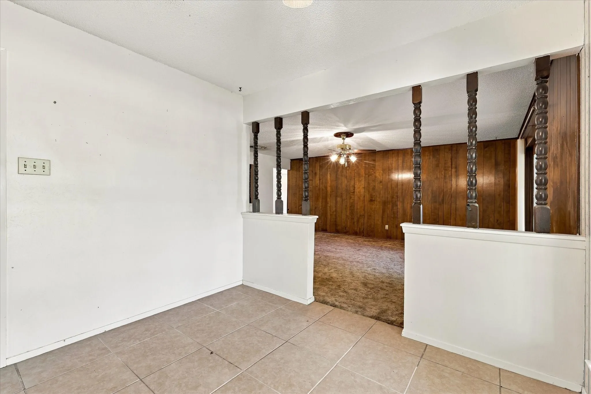 Single Family Residence For Sale in Tarrant County , 200 Quail Creek Drive, Crowley, Texas 76036, 3 Bedroom, 2 Bathroom, 2 Garage spaces, 1,395 Sqft, built in 1971, mls#21388848, Real Estate Agent in Crowley, Homes For Sale in Tarrant county, Homes For Sale in Crowley, Realtor in Crowley Texas, Real Estate Brokerage Independent Realty Texas, Luminita Cordes Realtor