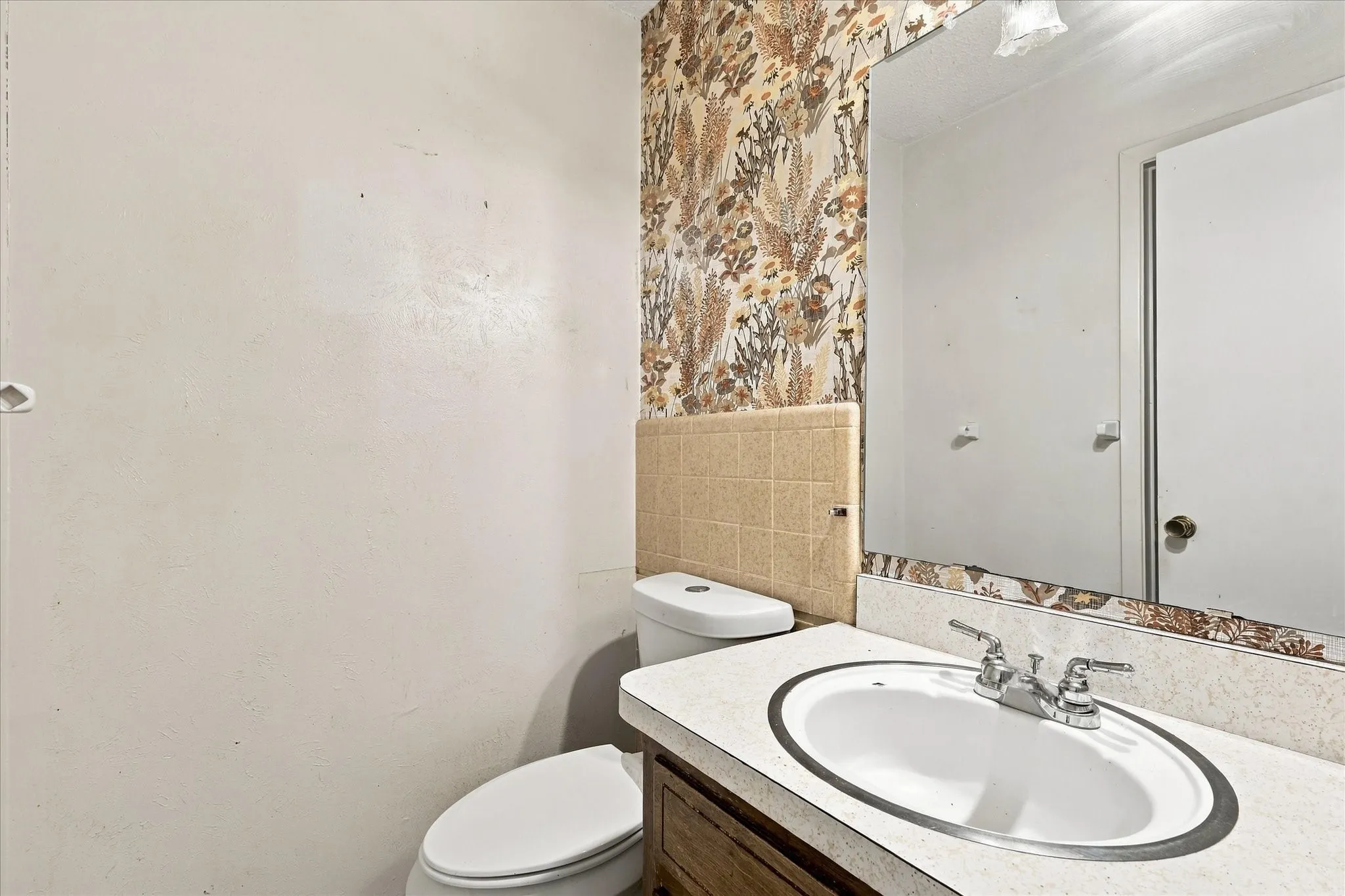 Single Family Residence For Sale in Tarrant County , 200 Quail Creek Drive, Crowley, Texas 76036, 3 Bedroom, 2 Bathroom, 2 Garage spaces, 1,395 Sqft, built in 1971, mls#21388848, Real Estate Agent in Crowley, Homes For Sale in Tarrant county, Homes For Sale in Crowley, Realtor in Crowley Texas, Real Estate Brokerage Independent Realty Texas, Luminita Cordes Realtor