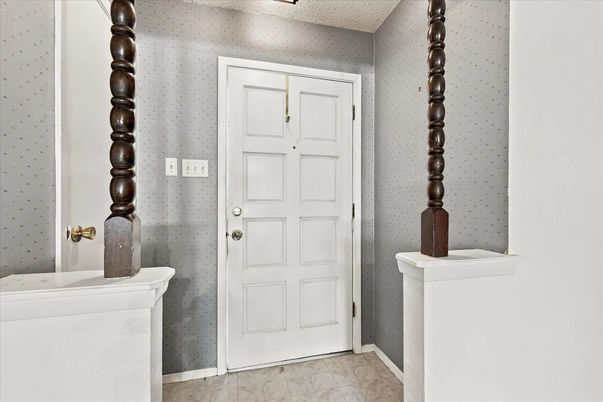 Single Family Residence For Sale in Tarrant County , 200 Quail Creek Drive, Crowley, Texas 76036, 3 Bedroom, 2 Bathroom, 2 Garage spaces, 1,395 Sqft, built in 1971, mls#21388848, Real Estate Agent in Crowley, Homes For Sale in Tarrant county, Homes For Sale in Crowley, Realtor in Crowley Texas, Real Estate Brokerage Independent Realty Texas, Luminita Cordes Realtor
