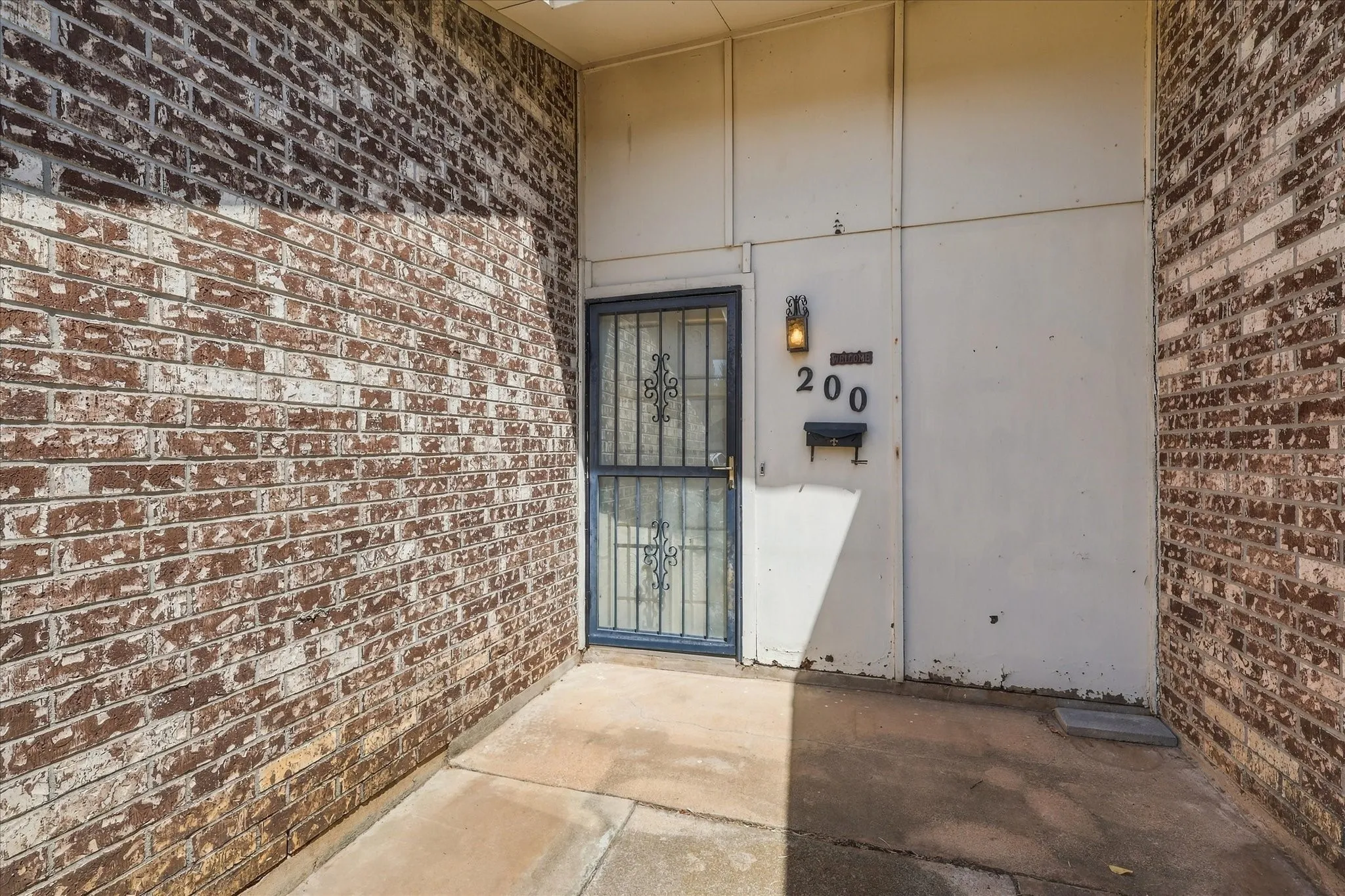 Single Family Residence For Sale in Tarrant County , 200 Quail Creek Drive, Crowley, Texas 76036, 3 Bedroom, 2 Bathroom, 2 Garage spaces, 1,395 Sqft, built in 1971, mls#21388848, Real Estate Agent in Crowley, Homes For Sale in Tarrant county, Homes For Sale in Crowley, Realtor in Crowley Texas, Real Estate Brokerage Independent Realty Texas, Luminita Cordes Realtor
