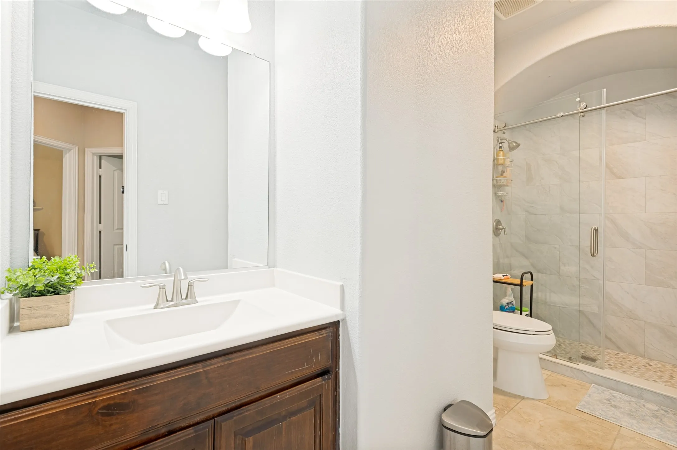 Single Family Residence For Rent in Tarrant County , 911 Mountain Laurel Drive, Euless, Texas 76039, 4 Bedroom, 4 Bathroom, 2 Garage spaces, 3,566 Sqft, built in 2016, mls#21393784, Real Estate Agent in Euless, Homes For Rent in Tarrant county, Homes For Rent in Euless, Realtor in Euless Texas, Real Estate Brokerage Independent Realty Texas, Luminita Cordes Realtor