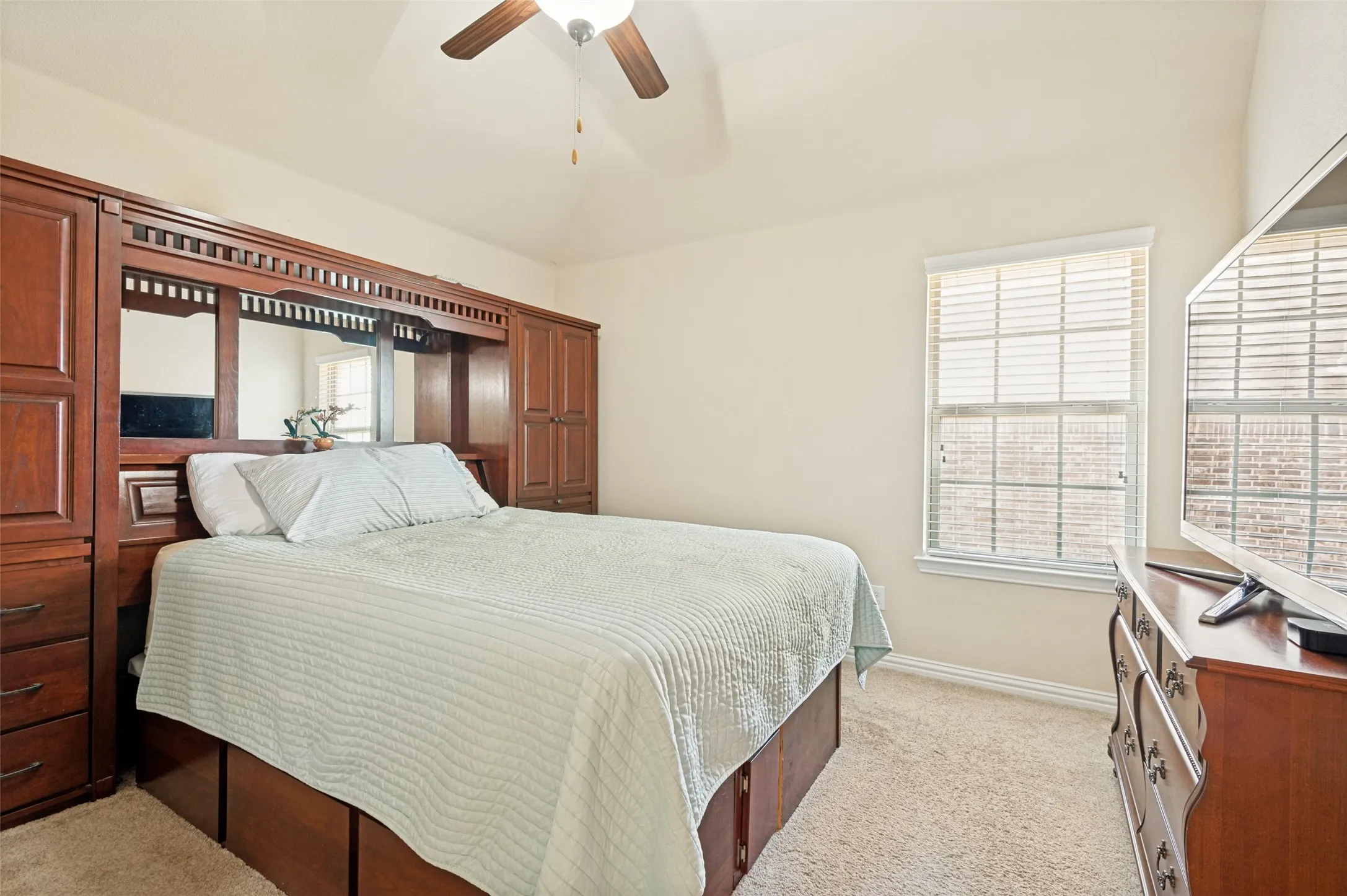 Single Family Residence For Rent in Tarrant County , 911 Mountain Laurel Drive, Euless, Texas 76039, 4 Bedroom, 4 Bathroom, 2 Garage spaces, 3,566 Sqft, built in 2016, mls#21393784, Real Estate Agent in Euless, Homes For Rent in Tarrant county, Homes For Rent in Euless, Realtor in Euless Texas, Real Estate Brokerage Independent Realty Texas, Luminita Cordes Realtor