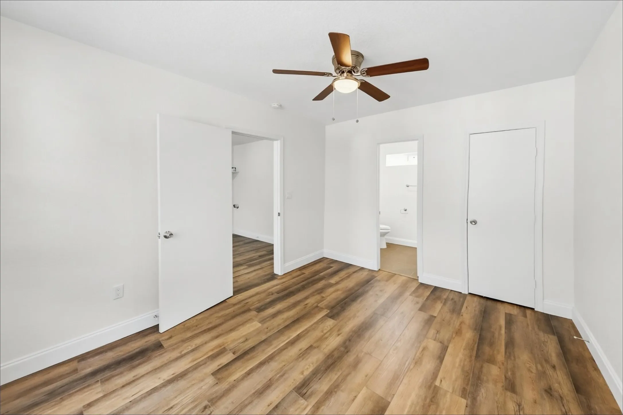 Single Family Residence For Rent in Tarrant County , 2304 Ryan Avenue, Fort Worth, Texas 76110, 3 Bedroom, 2 Bathroom, Garage spaces, 893 Sqft, built in 1955, mls#21393785, Real Estate Agent in Fort Worth, Homes For Rent in Tarrant county, Homes For Rent in Fort Worth, Realtor in Fort Worth Texas, Real Estate Brokerage Independent Realty Texas, Luminita Cordes Realtor