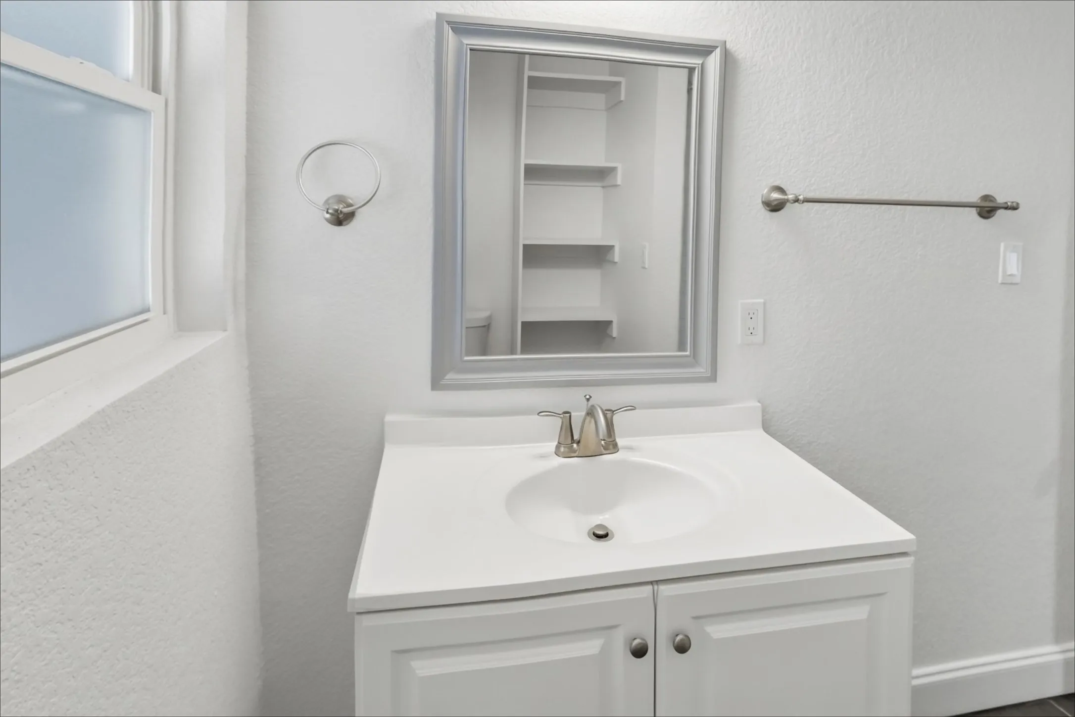 Single Family Residence For Rent in Tarrant County , 2304 Ryan Avenue, Fort Worth, Texas 76110, 3 Bedroom, 2 Bathroom, Garage spaces, 893 Sqft, built in 1955, mls#21393785, Real Estate Agent in Fort Worth, Homes For Rent in Tarrant county, Homes For Rent in Fort Worth, Realtor in Fort Worth Texas, Real Estate Brokerage Independent Realty Texas, Luminita Cordes Realtor