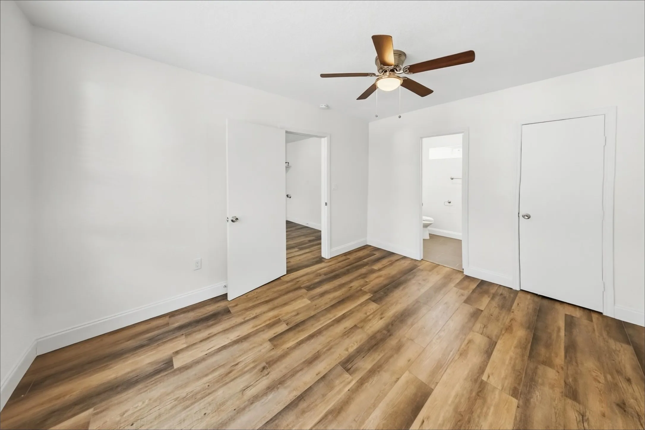 Single Family Residence For Rent in Tarrant County , 2304 Ryan Avenue, Fort Worth, Texas 76110, 3 Bedroom, 2 Bathroom, Garage spaces, 893 Sqft, built in 1955, mls#21393785, Real Estate Agent in Fort Worth, Homes For Rent in Tarrant county, Homes For Rent in Fort Worth, Realtor in Fort Worth Texas, Real Estate Brokerage Independent Realty Texas, Luminita Cordes Realtor