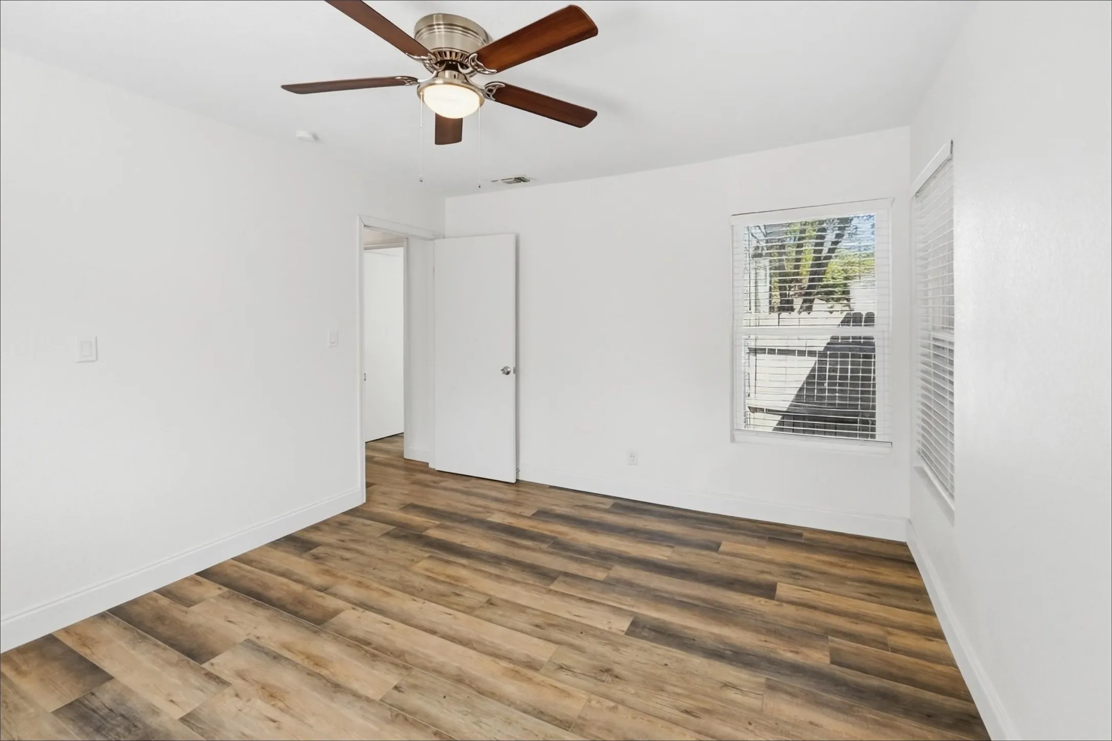 Single Family Residence For Rent in Tarrant County , 2304 Ryan Avenue, Fort Worth, Texas 76110, 3 Bedroom, 2 Bathroom, Garage spaces, 893 Sqft, built in 1955, mls#21393785, Real Estate Agent in Fort Worth, Homes For Rent in Tarrant county, Homes For Rent in Fort Worth, Realtor in Fort Worth Texas, Real Estate Brokerage Independent Realty Texas, Luminita Cordes Realtor