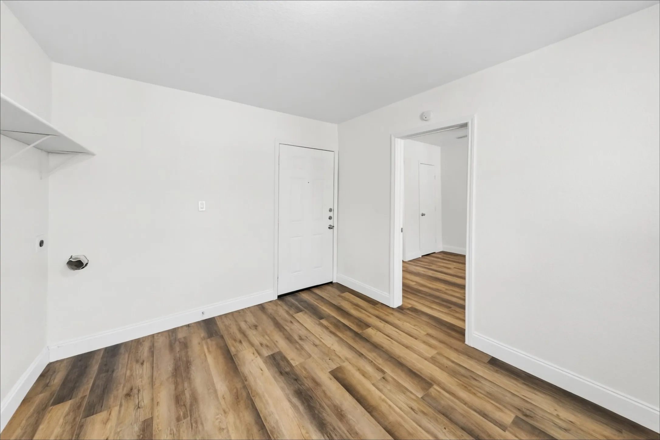 Single Family Residence For Rent in Tarrant County , 2304 Ryan Avenue, Fort Worth, Texas 76110, 3 Bedroom, 2 Bathroom, Garage spaces, 893 Sqft, built in 1955, mls#21393785, Real Estate Agent in Fort Worth, Homes For Rent in Tarrant county, Homes For Rent in Fort Worth, Realtor in Fort Worth Texas, Real Estate Brokerage Independent Realty Texas, Luminita Cordes Realtor
