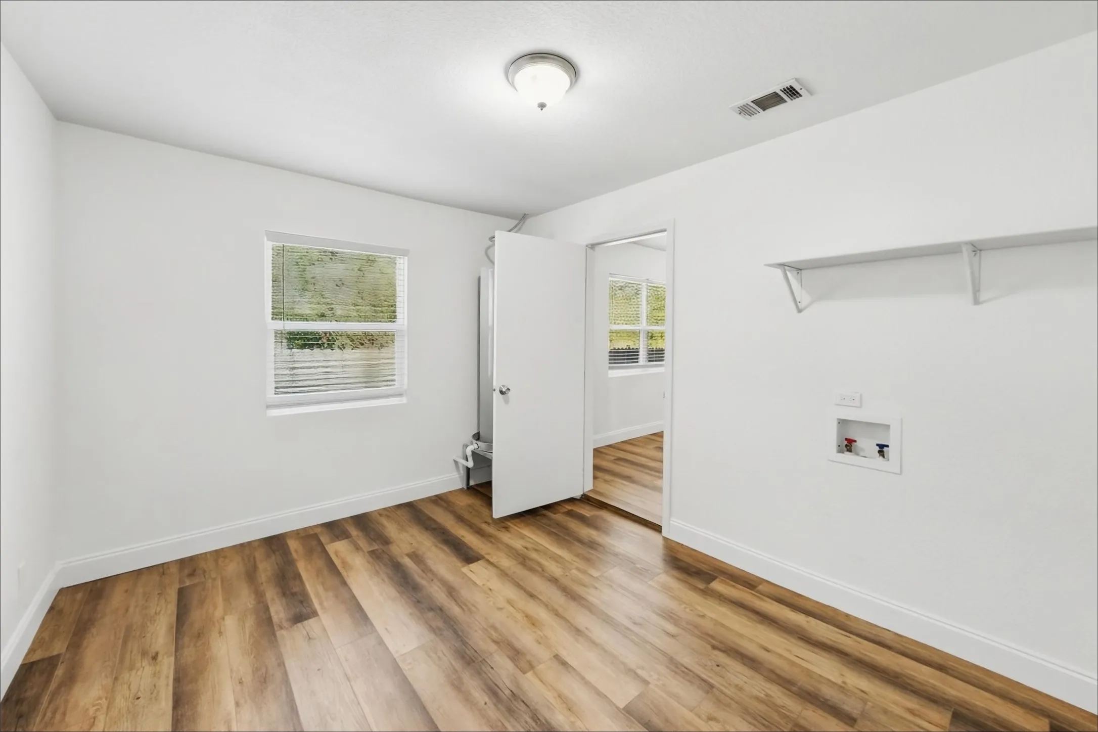 Single Family Residence For Rent in Tarrant County , 2304 Ryan Avenue, Fort Worth, Texas 76110, 3 Bedroom, 2 Bathroom, Garage spaces, 893 Sqft, built in 1955, mls#21393785, Real Estate Agent in Fort Worth, Homes For Rent in Tarrant county, Homes For Rent in Fort Worth, Realtor in Fort Worth Texas, Real Estate Brokerage Independent Realty Texas, Luminita Cordes Realtor