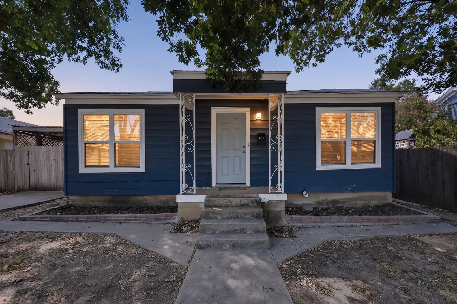 Single Family Residence For Rent in Tarrant County , 2304 Ryan Avenue, Fort Worth, Texas 76110, 3 Bedroom, 2 Bathroom, Garage spaces, 893 Sqft, built in 1955, mls#21393785, Real Estate Agent in Fort Worth, Homes For Rent in Tarrant county, Homes For Rent in Fort Worth, Realtor in Fort Worth Texas, Real Estate Brokerage Independent Realty Texas, Luminita Cordes Realtor