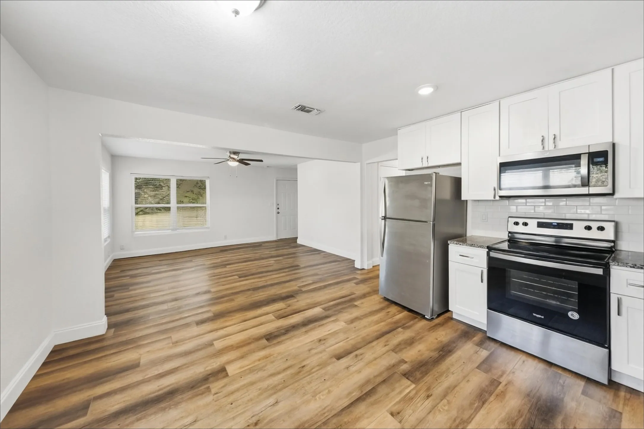 Single Family Residence For Rent in Tarrant County , 2304 Ryan Avenue, Fort Worth, Texas 76110, 3 Bedroom, 2 Bathroom, Garage spaces, 893 Sqft, built in 1955, mls#21393785, Real Estate Agent in Fort Worth, Homes For Rent in Tarrant county, Homes For Rent in Fort Worth, Realtor in Fort Worth Texas, Real Estate Brokerage Independent Realty Texas, Luminita Cordes Realtor