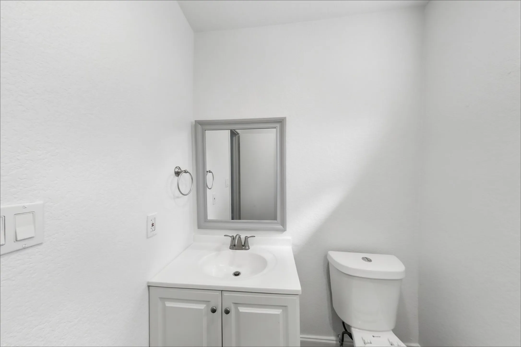 Single Family Residence For Rent in Tarrant County , 2304 Ryan Avenue, Fort Worth, Texas 76110, 3 Bedroom, 2 Bathroom, Garage spaces, 893 Sqft, built in 1955, mls#21393785, Real Estate Agent in Fort Worth, Homes For Rent in Tarrant county, Homes For Rent in Fort Worth, Realtor in Fort Worth Texas, Real Estate Brokerage Independent Realty Texas, Luminita Cordes Realtor