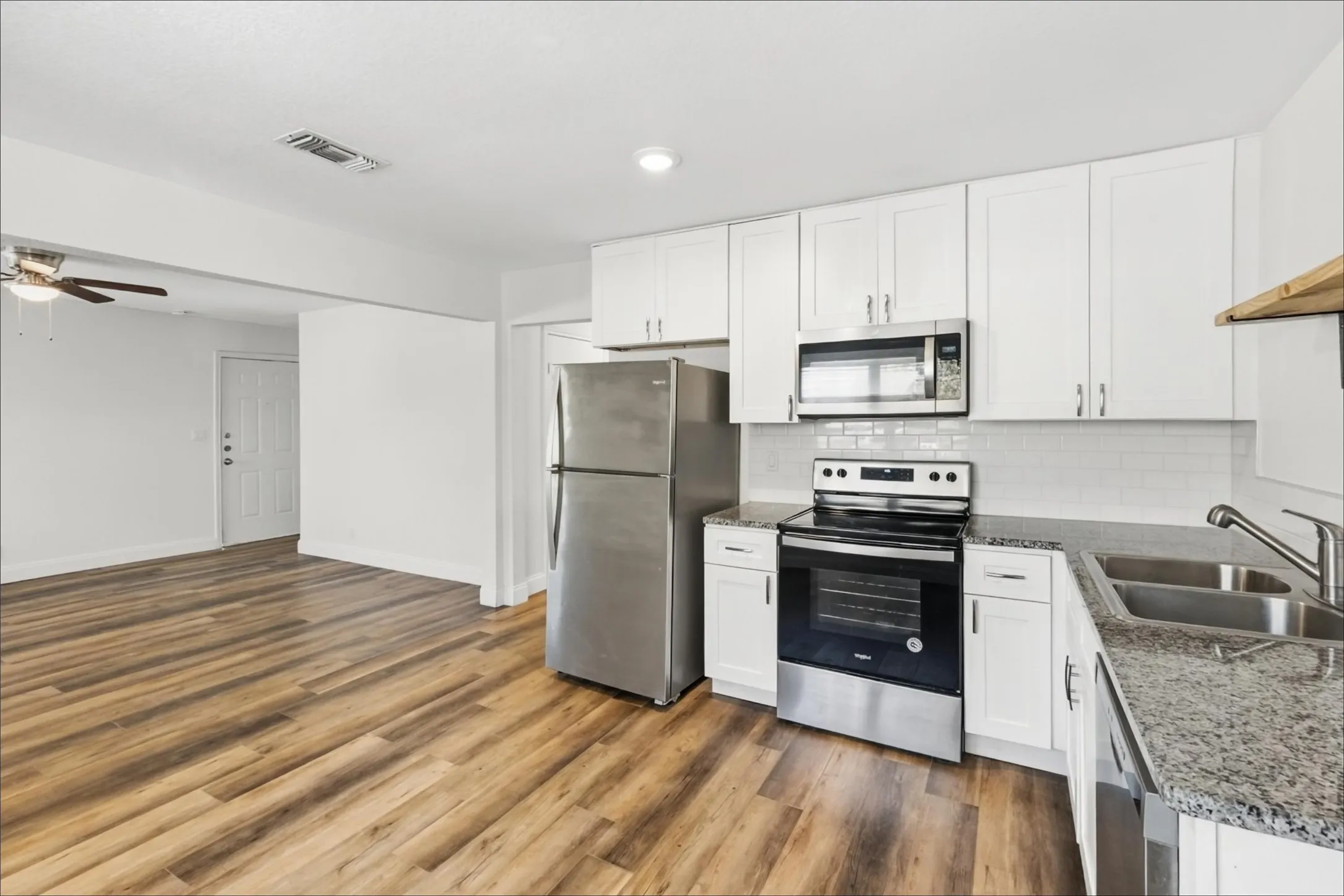 Single Family Residence For Rent in Tarrant County , 2304 Ryan Avenue, Fort Worth, Texas 76110, 3 Bedroom, 2 Bathroom, Garage spaces, 893 Sqft, built in 1955, mls#21393785, Real Estate Agent in Fort Worth, Homes For Rent in Tarrant county, Homes For Rent in Fort Worth, Realtor in Fort Worth Texas, Real Estate Brokerage Independent Realty Texas, Luminita Cordes Realtor