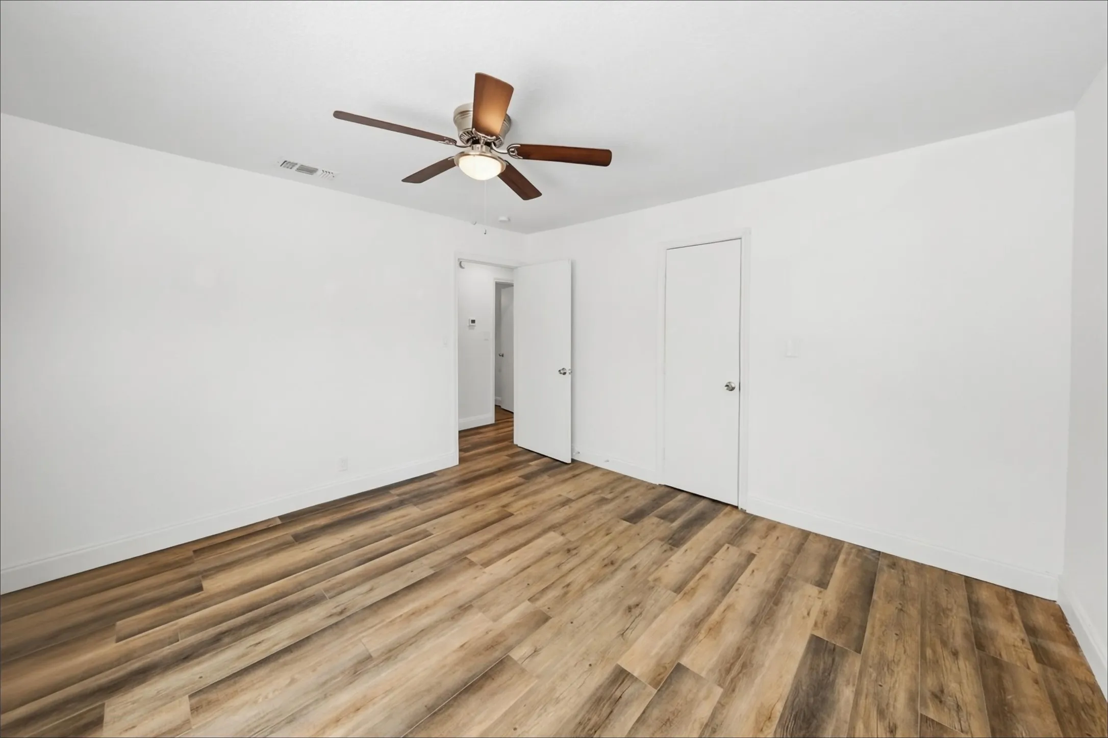 Single Family Residence For Rent in Tarrant County , 2304 Ryan Avenue, Fort Worth, Texas 76110, 3 Bedroom, 2 Bathroom, Garage spaces, 893 Sqft, built in 1955, mls#21393785, Real Estate Agent in Fort Worth, Homes For Rent in Tarrant county, Homes For Rent in Fort Worth, Realtor in Fort Worth Texas, Real Estate Brokerage Independent Realty Texas, Luminita Cordes Realtor