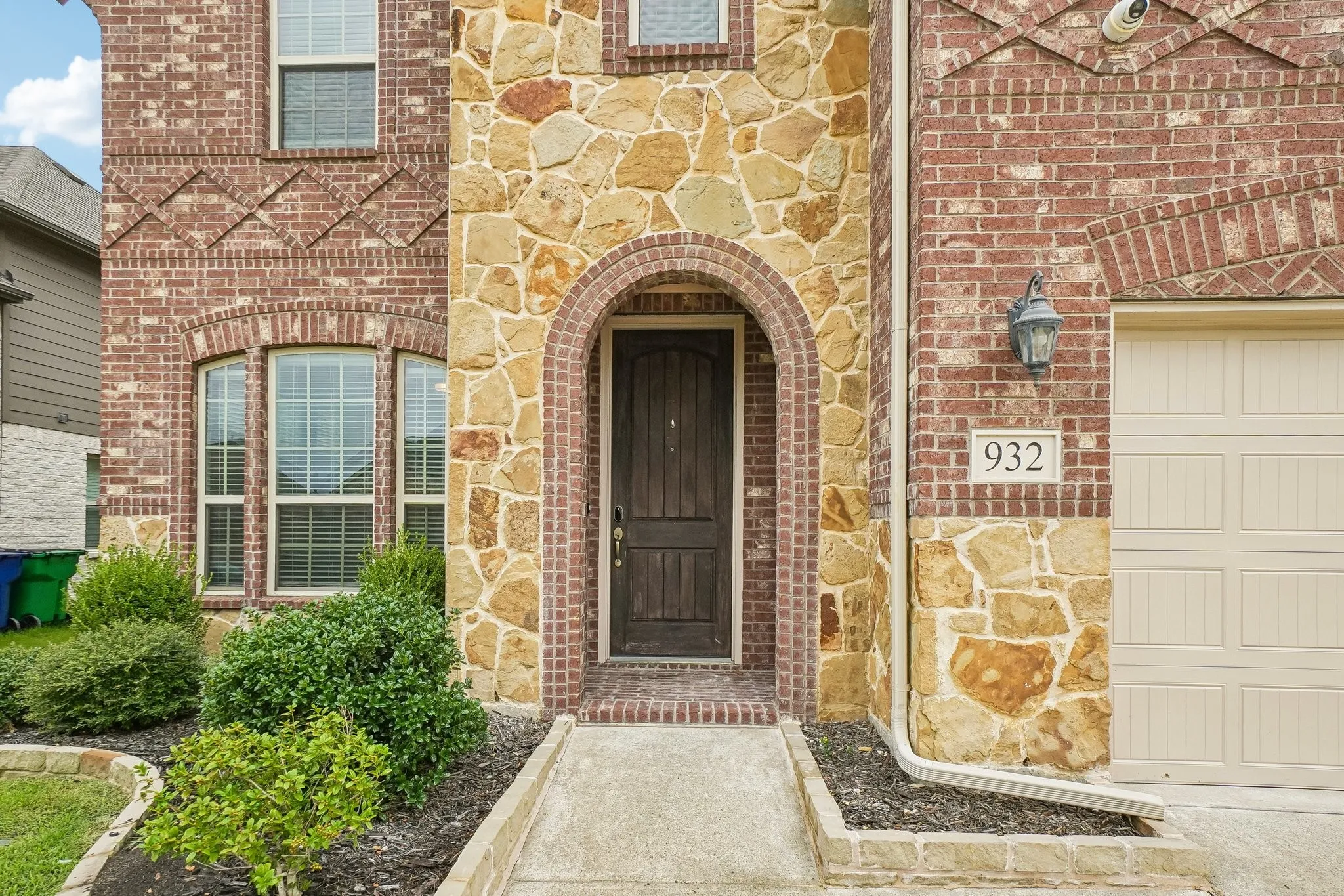 Single Family Residence For Sale in Rockwall County , 932 Manuel Drive, Fate, Texas 75087, 4 Bedroom, 3 Bathroom, 3 Garage spaces, 2,863 Sqft, built in 2020, mls#21393779, Real Estate Agent in Fate, Homes For Sale in Rockwall county, Homes For Sale in Fate, Realtor in Fate Texas, Real Estate Brokerage Independent Realty Texas, Luminita Cordes Realtor