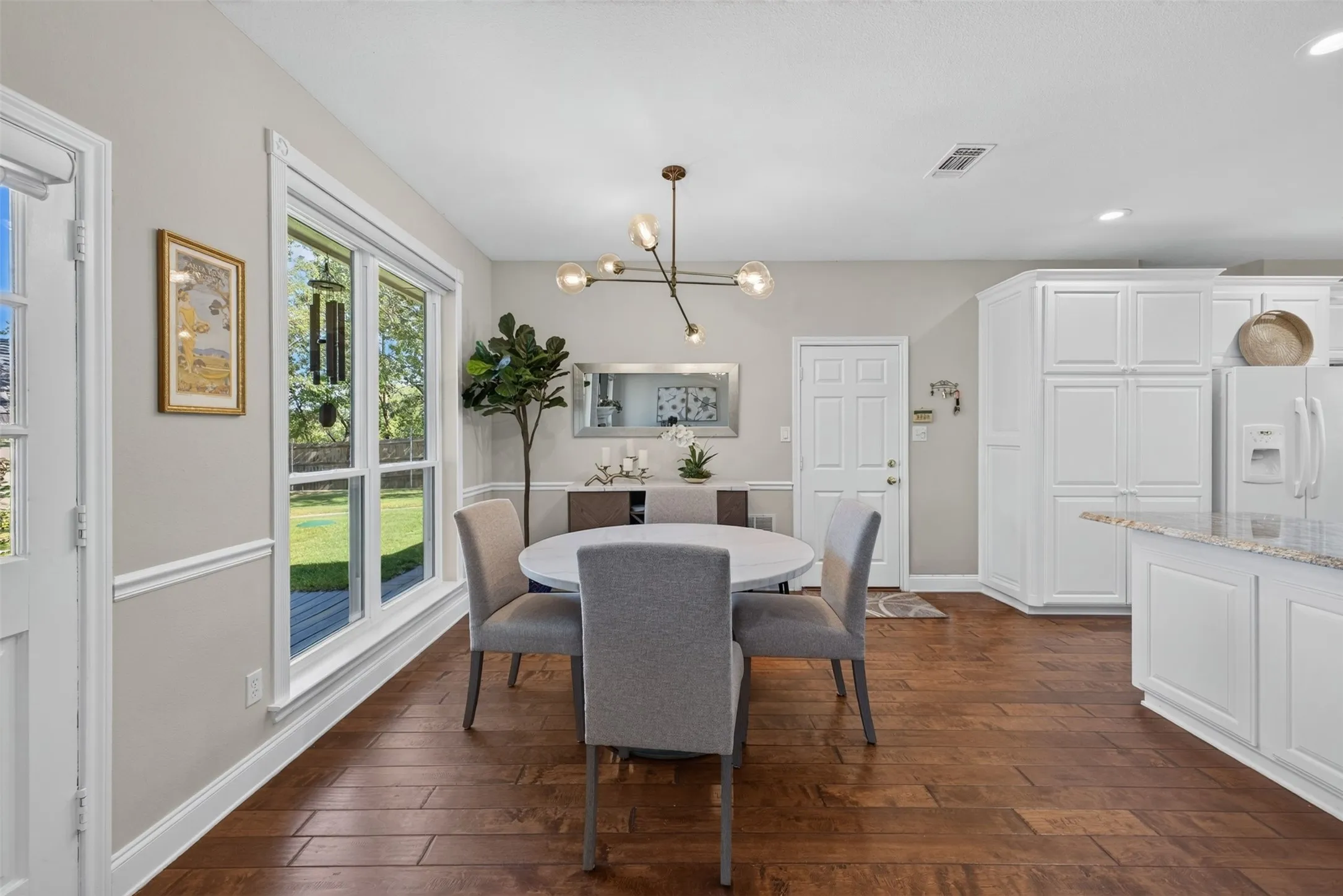 Single Family Residence For Sale in Tarrant County , 9470 Lechner Road, Fort Worth, Texas 76179, 4 Bedroom, 3 Bathroom, 2 Garage spaces, 2,941 Sqft, built in 1996, mls#21385832, Real Estate Agent in Fort Worth, Homes For Sale in Tarrant county, Homes For Sale in Fort Worth, Realtor in Fort Worth Texas, Real Estate Brokerage Independent Realty Texas, Luminita Cordes Realtor