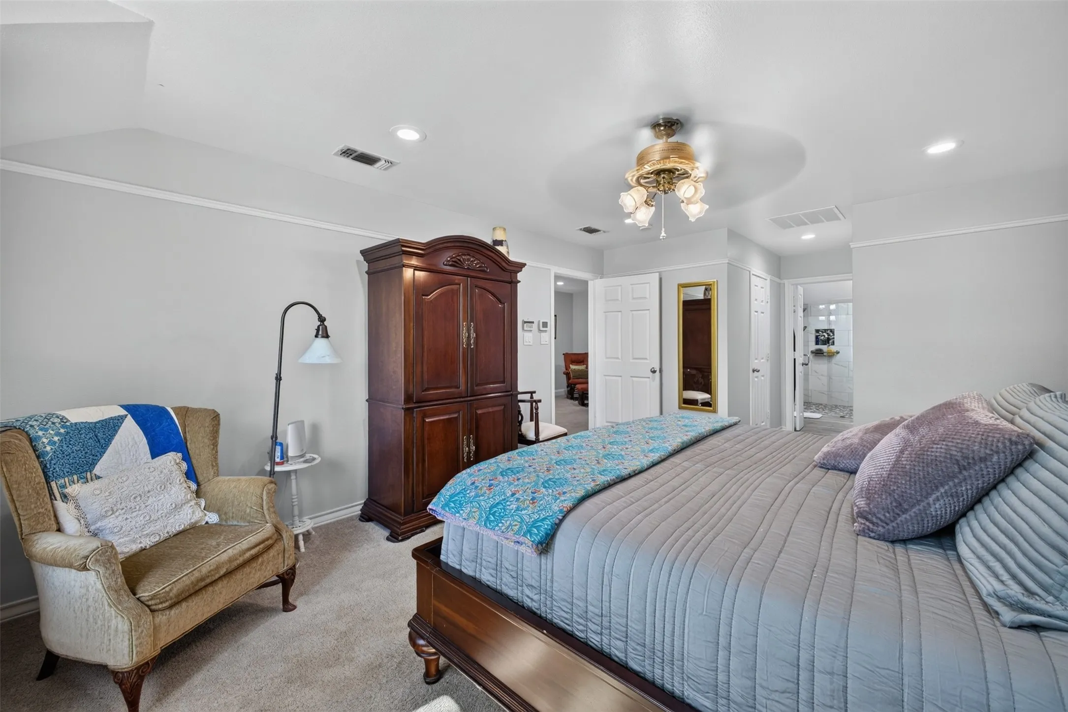 Single Family Residence For Sale in Tarrant County , 9470 Lechner Road, Fort Worth, Texas 76179, 4 Bedroom, 3 Bathroom, 2 Garage spaces, 2,941 Sqft, built in 1996, mls#21385832, Real Estate Agent in Fort Worth, Homes For Sale in Tarrant county, Homes For Sale in Fort Worth, Realtor in Fort Worth Texas, Real Estate Brokerage Independent Realty Texas, Luminita Cordes Realtor