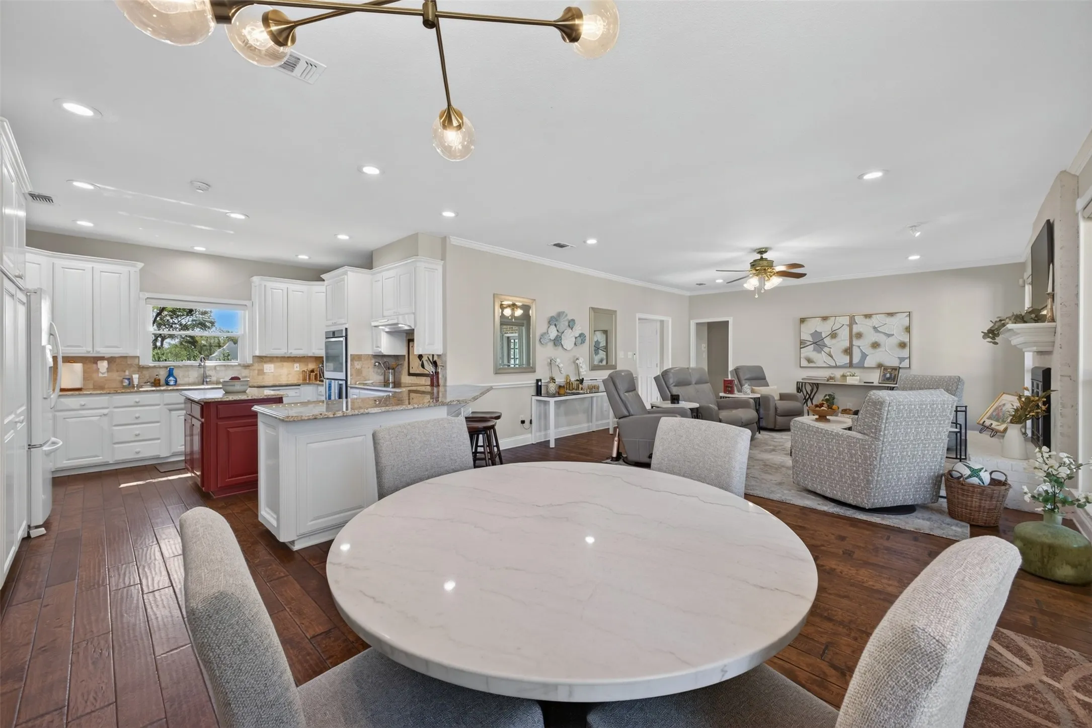 Single Family Residence For Sale in Tarrant County , 9470 Lechner Road, Fort Worth, Texas 76179, 4 Bedroom, 3 Bathroom, 2 Garage spaces, 2,941 Sqft, built in 1996, mls#21385832, Real Estate Agent in Fort Worth, Homes For Sale in Tarrant county, Homes For Sale in Fort Worth, Realtor in Fort Worth Texas, Real Estate Brokerage Independent Realty Texas, Luminita Cordes Realtor