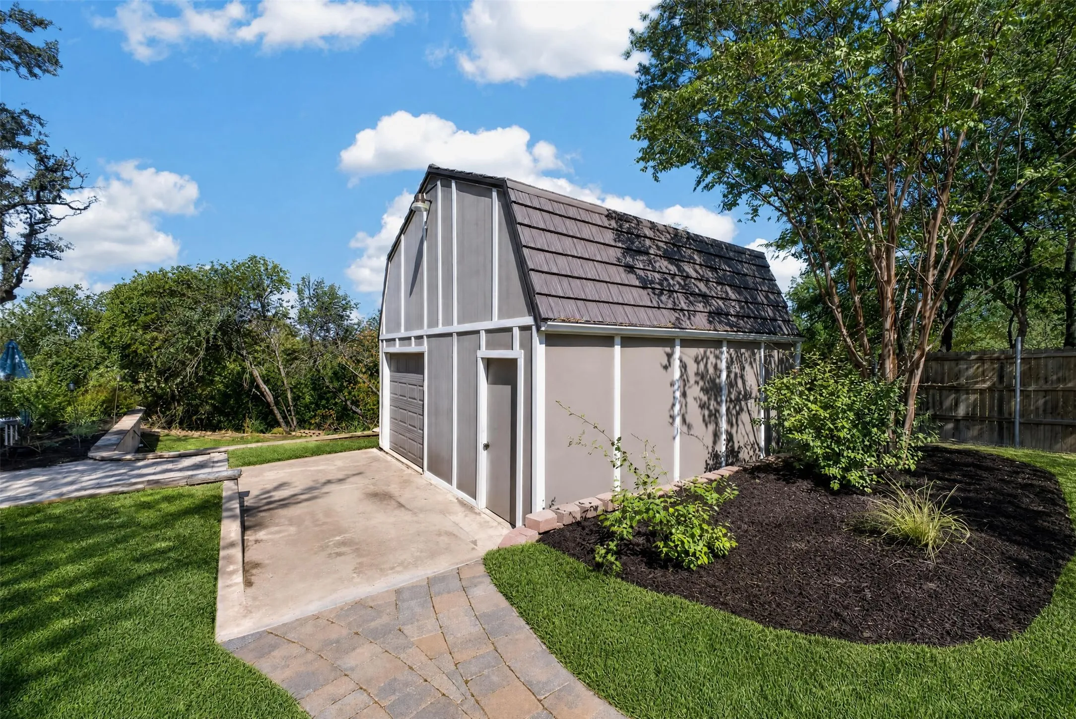 Single Family Residence For Sale in Tarrant County , 9470 Lechner Road, Fort Worth, Texas 76179, 4 Bedroom, 3 Bathroom, 2 Garage spaces, 2,941 Sqft, built in 1996, mls#21385832, Real Estate Agent in Fort Worth, Homes For Sale in Tarrant county, Homes For Sale in Fort Worth, Realtor in Fort Worth Texas, Real Estate Brokerage Independent Realty Texas, Luminita Cordes Realtor