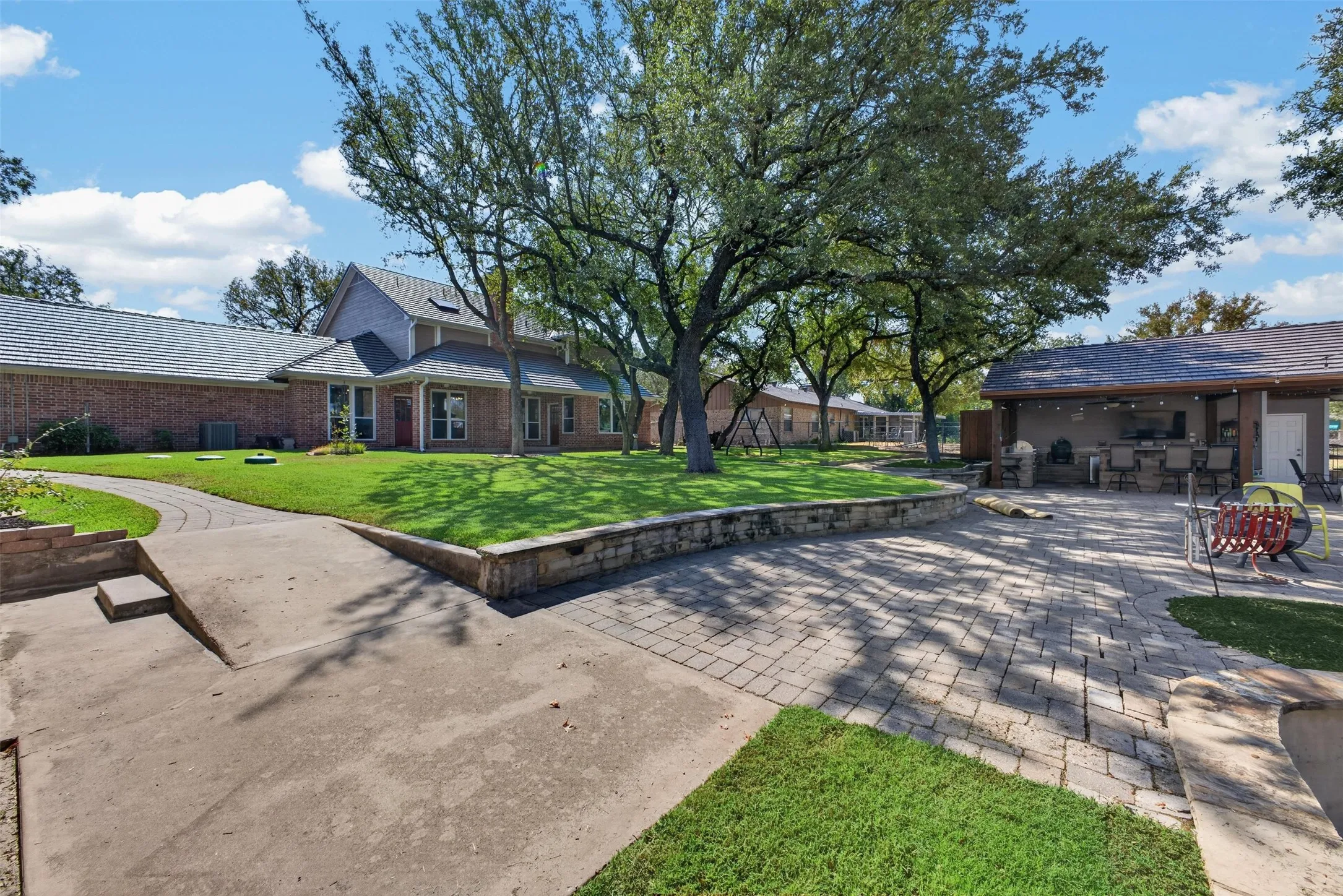Single Family Residence For Sale in Tarrant County , 9470 Lechner Road, Fort Worth, Texas 76179, 4 Bedroom, 3 Bathroom, 2 Garage spaces, 2,941 Sqft, built in 1996, mls#21385832, Real Estate Agent in Fort Worth, Homes For Sale in Tarrant county, Homes For Sale in Fort Worth, Realtor in Fort Worth Texas, Real Estate Brokerage Independent Realty Texas, Luminita Cordes Realtor