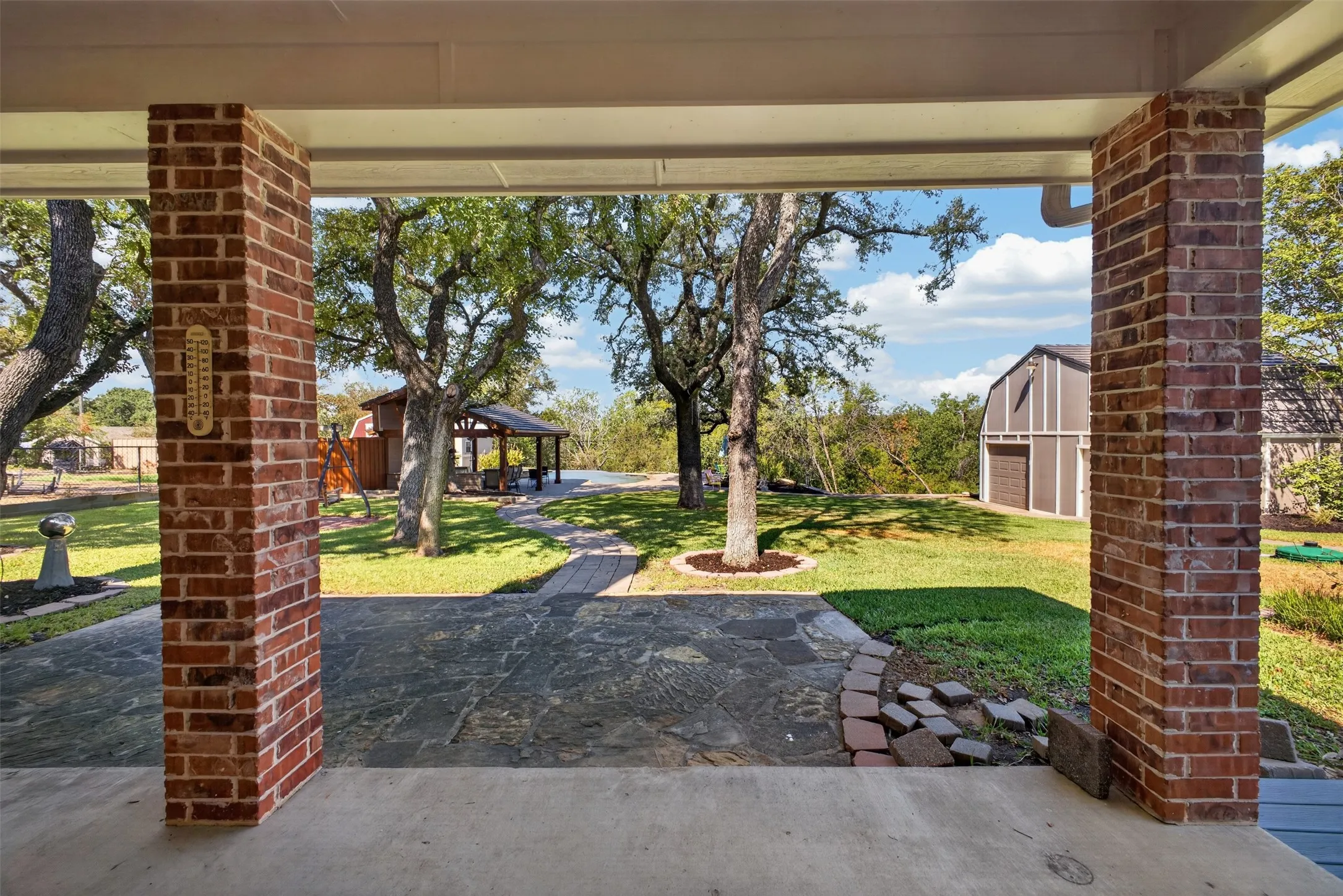 Single Family Residence For Sale in Tarrant County , 9470 Lechner Road, Fort Worth, Texas 76179, 4 Bedroom, 3 Bathroom, 2 Garage spaces, 2,941 Sqft, built in 1996, mls#21385832, Real Estate Agent in Fort Worth, Homes For Sale in Tarrant county, Homes For Sale in Fort Worth, Realtor in Fort Worth Texas, Real Estate Brokerage Independent Realty Texas, Luminita Cordes Realtor