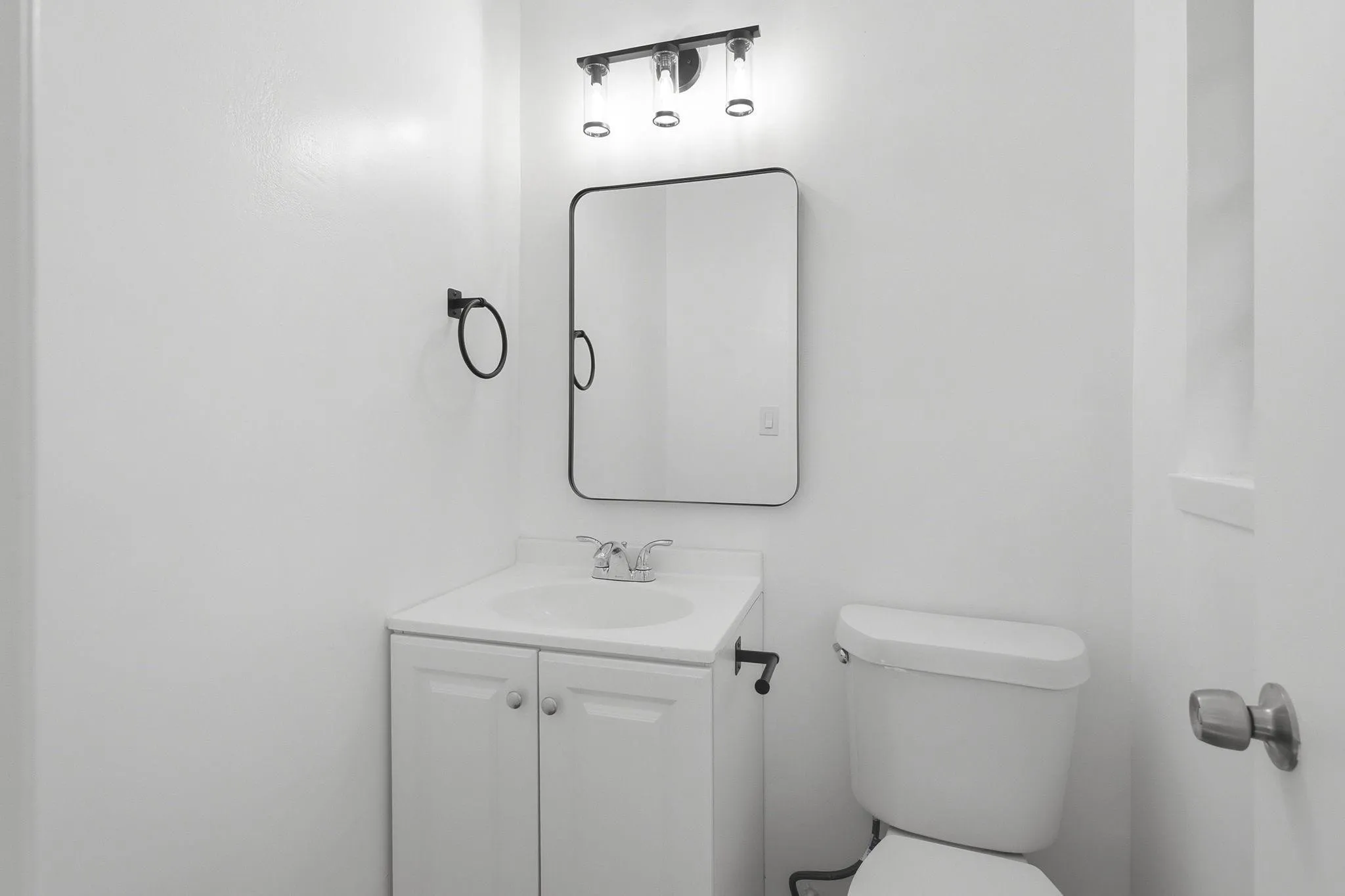 Single Family Residence For Rent in Grayson County , 204 S Lillis Lane, Denison, Texas 75020, 4 Bedroom, 3 Bathroom, Garage spaces, 1,298 Sqft, built in 1961, mls#21393791, Real Estate Agent in Denison, Homes For Rent in Grayson county, Homes For Rent in Denison, Realtor in Denison Texas, Real Estate Brokerage Independent Realty Texas, Luminita Cordes Realtor