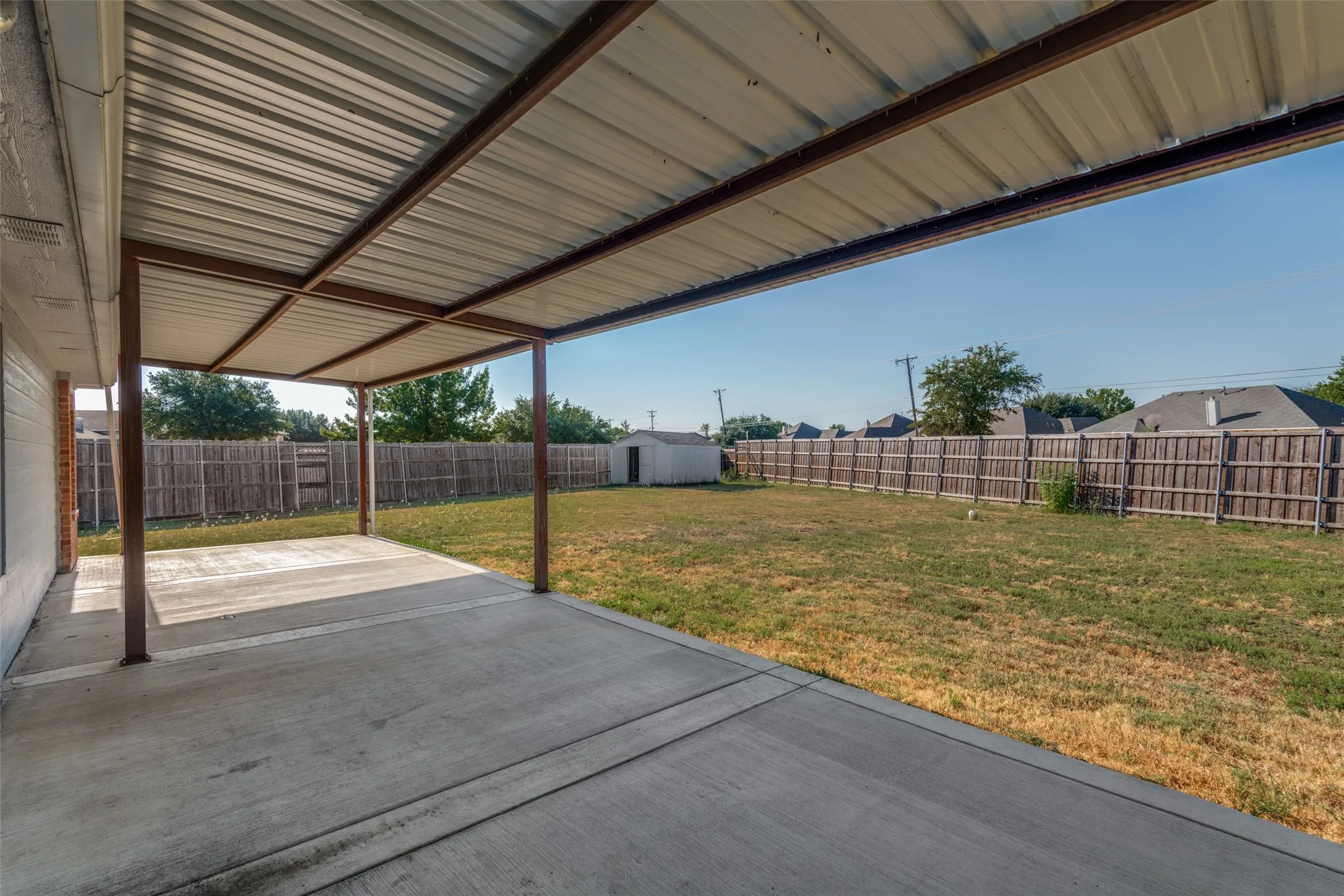 Single Family Residence For Sale in Kaufman County , 512 Bryn Mawr, Forney, Texas 75126, 4 Bedroom, 2 Bathroom, 2 Garage spaces, 1,960 Sqft, built in 2002, mls#21392745, Real Estate Agent in Forney, Homes For Sale in Kaufman county, Homes For Sale in Forney, Realtor in Forney Texas, Real Estate Brokerage Independent Realty Texas, Luminita Cordes Realtor