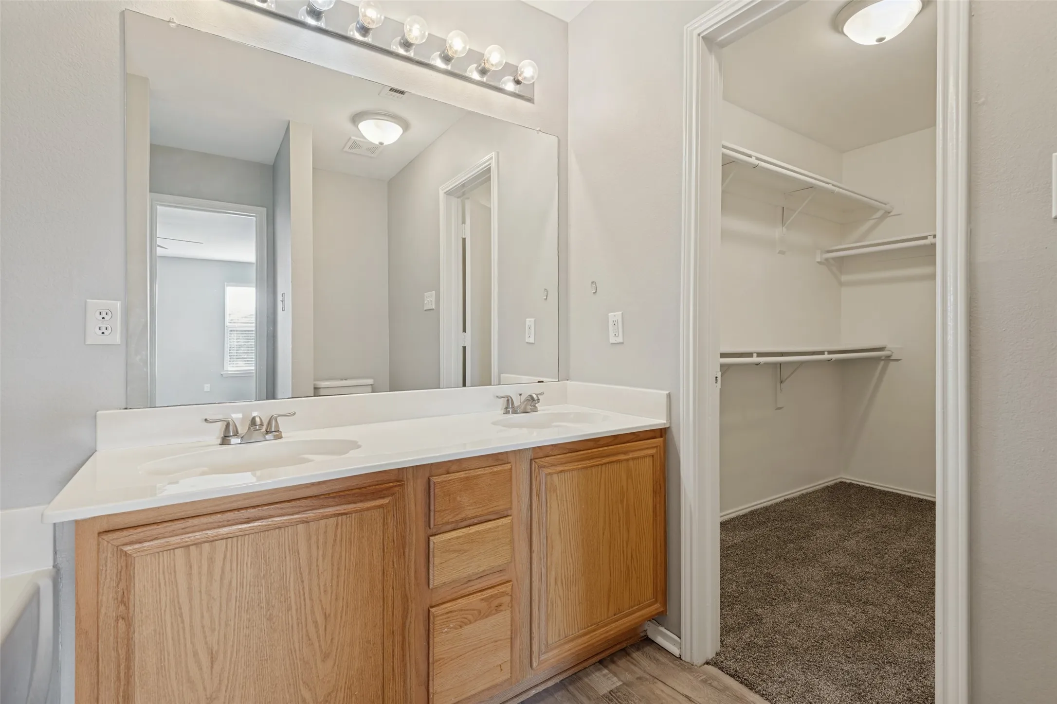 Single Family Residence For Sale in Kaufman County , 512 Bryn Mawr, Forney, Texas 75126, 4 Bedroom, 2 Bathroom, 2 Garage spaces, 1,960 Sqft, built in 2002, mls#21392745, Real Estate Agent in Forney, Homes For Sale in Kaufman county, Homes For Sale in Forney, Realtor in Forney Texas, Real Estate Brokerage Independent Realty Texas, Luminita Cordes Realtor