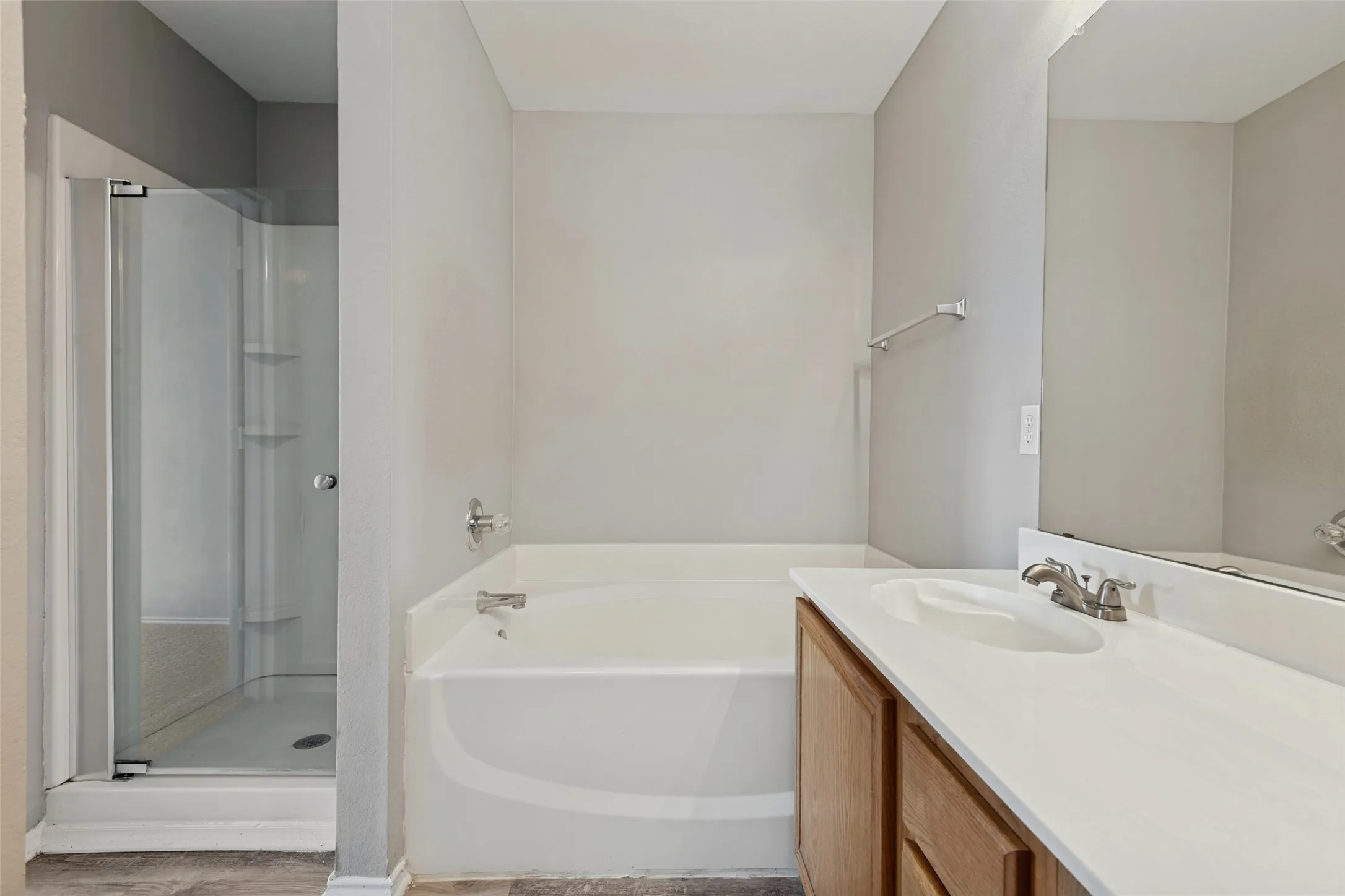 Single Family Residence For Sale in Kaufman County , 512 Bryn Mawr, Forney, Texas 75126, 4 Bedroom, 2 Bathroom, 2 Garage spaces, 1,960 Sqft, built in 2002, mls#21392745, Real Estate Agent in Forney, Homes For Sale in Kaufman county, Homes For Sale in Forney, Realtor in Forney Texas, Real Estate Brokerage Independent Realty Texas, Luminita Cordes Realtor