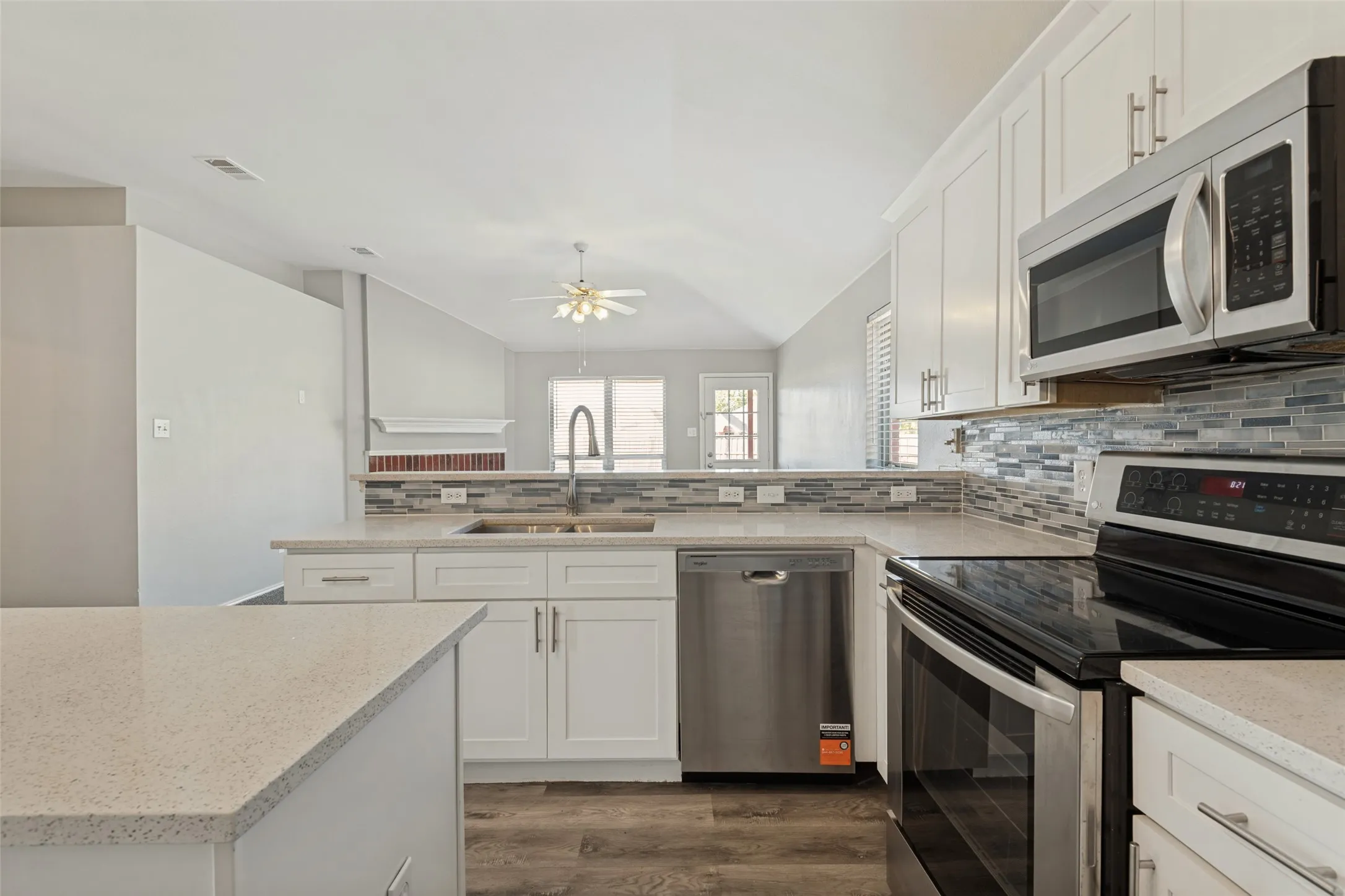 Single Family Residence For Sale in Kaufman County , 512 Bryn Mawr, Forney, Texas 75126, 4 Bedroom, 2 Bathroom, 2 Garage spaces, 1,960 Sqft, built in 2002, mls#21392745, Real Estate Agent in Forney, Homes For Sale in Kaufman county, Homes For Sale in Forney, Realtor in Forney Texas, Real Estate Brokerage Independent Realty Texas, Luminita Cordes Realtor