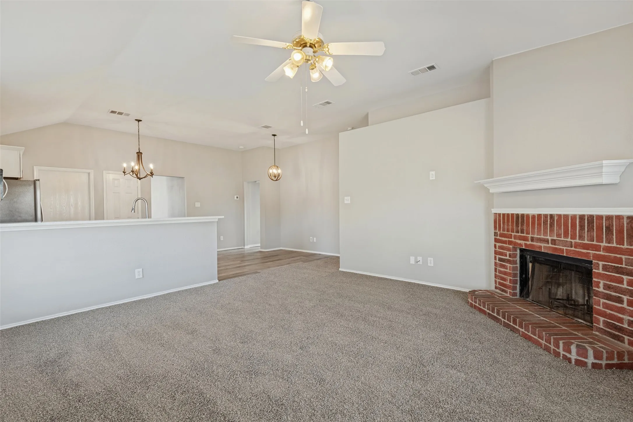 Single Family Residence For Sale in Kaufman County , 512 Bryn Mawr, Forney, Texas 75126, 4 Bedroom, 2 Bathroom, 2 Garage spaces, 1,960 Sqft, built in 2002, mls#21392745, Real Estate Agent in Forney, Homes For Sale in Kaufman county, Homes For Sale in Forney, Realtor in Forney Texas, Real Estate Brokerage Independent Realty Texas, Luminita Cordes Realtor