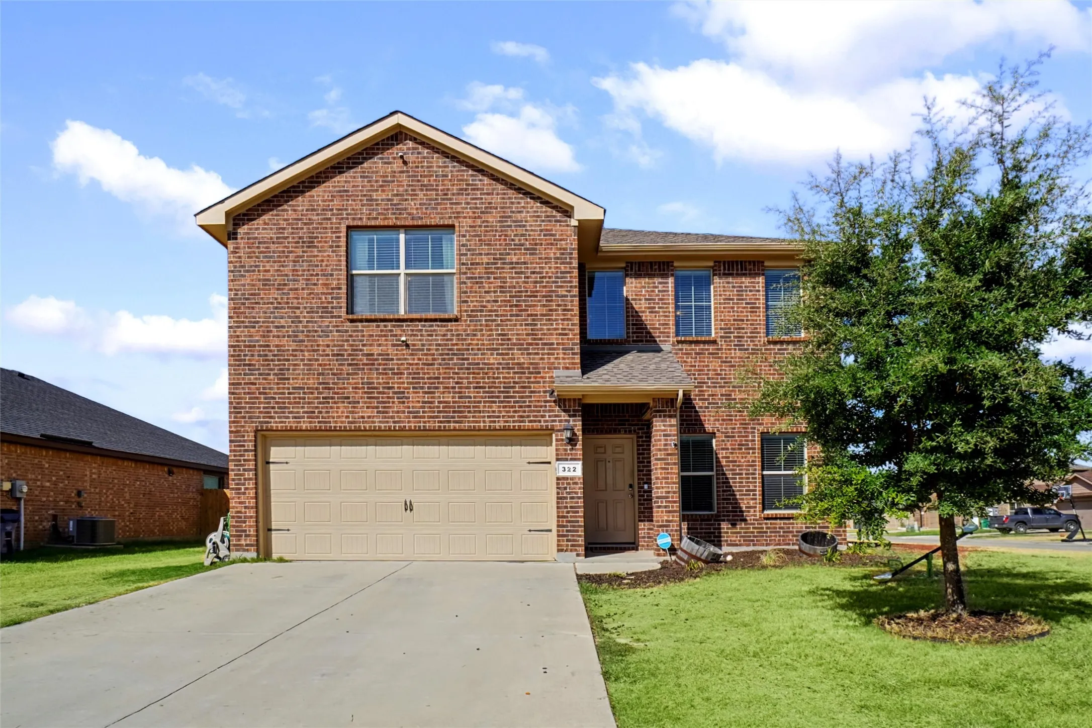 Single Family Residence For Sale in Denton County , 322 Chestnut Lane, Ponder, Texas 76259, 3 Bedroom, 3 Bathroom, 2 Garage spaces, 2,415 Sqft, built in 2016, mls#21391527, Real Estate Agent in Ponder, Homes For Sale in Denton county, Homes For Sale in Ponder, Realtor in Ponder Texas, Real Estate Brokerage Independent Realty Texas, Luminita Cordes Realtor