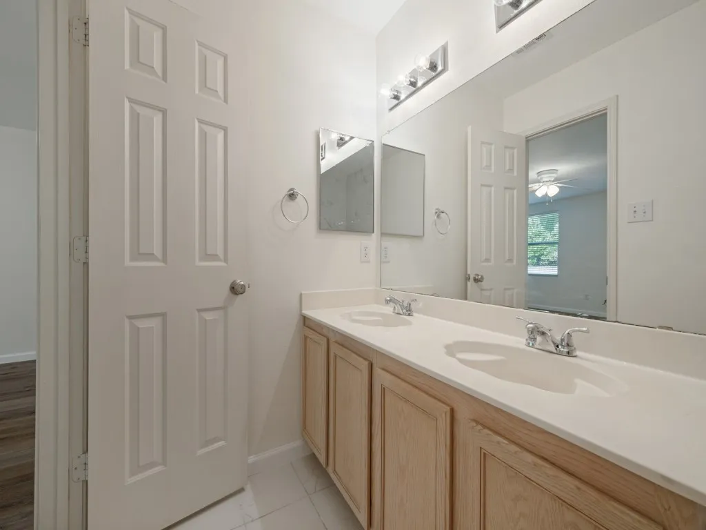 Single Family Residence For Sale in Collin County , 605 Rocky Springs Drive, Mc Kinney, Texas 75071, 3 Bedroom, 2 Bathroom, 2 Garage spaces, 1,707 Sqft, built in 2004, mls#21393798, Real Estate Agent in Mc Kinney, Homes For Sale in Collin county, Homes For Sale in Mc Kinney, Realtor in Mc Kinney Texas, Real Estate Brokerage Independent Realty Texas, Luminita Cordes Realtor