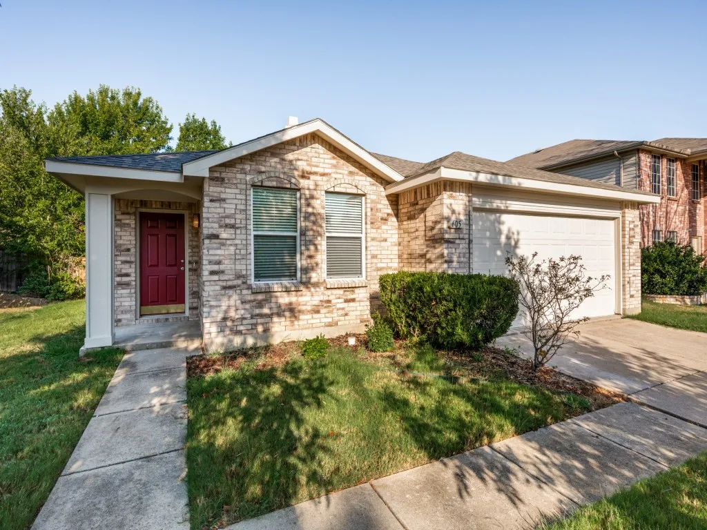 Single Family Residence For Sale in Collin County , 605 Rocky Springs Drive, Mc Kinney, Texas 75071, 3 Bedroom, 2 Bathroom, 2 Garage spaces, 1,707 Sqft, built in 2004, mls#21393798, Real Estate Agent in Mc Kinney, Homes For Sale in Collin county, Homes For Sale in Mc Kinney, Realtor in Mc Kinney Texas, Real Estate Brokerage Independent Realty Texas, Luminita Cordes Realtor