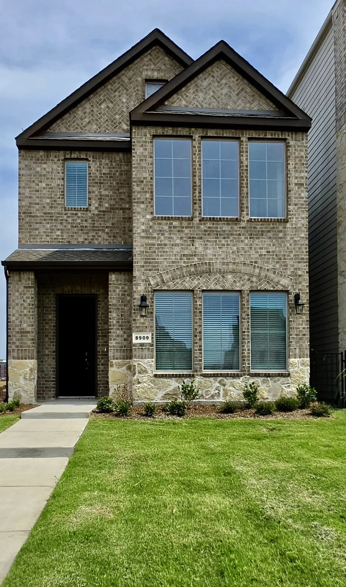 Single Family Residence For Rent in Collin County , 8909 Shoppers Lane, Plano, Texas 75024, 3 Bedroom, 3 Bathroom, 2 Garage spaces, 1,400 Sqft, built in 2026, mls#21392031, Real Estate Agent in Plano, Homes For Rent in Collin county, Homes For Rent in Plano, Realtor in Plano Texas, Real Estate Brokerage Independent Realty Texas, Luminita Cordes Realtor