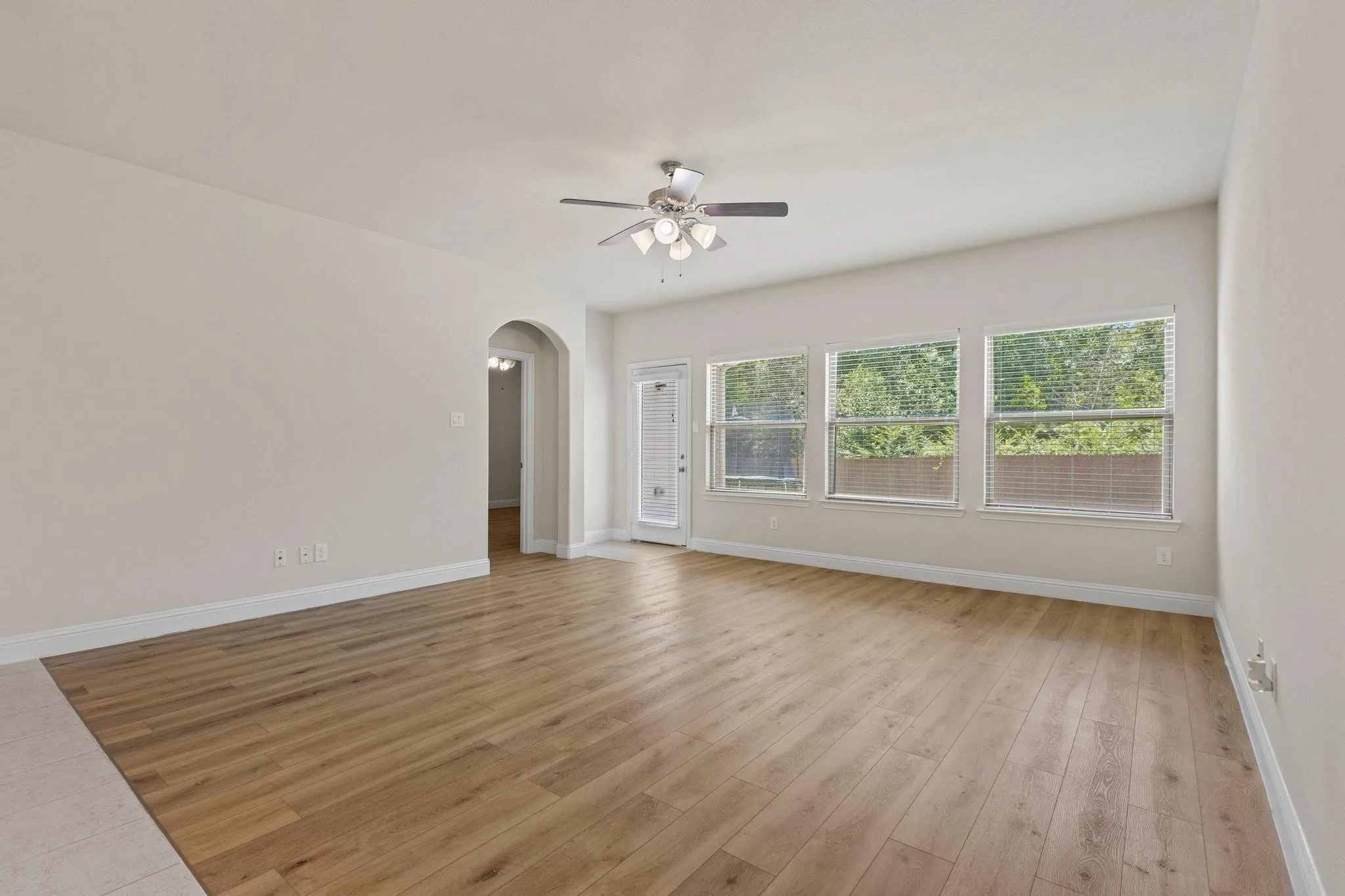 Single Family Residence For Rent in Hunt County , 7822 Cottonwood Drive, Greenville, Texas 75402, 3 Bedroom, 2 Bathroom, 2 Garage spaces, 1,806 Sqft, built in 2020, mls#21393776, Real Estate Agent in Greenville, Homes For Rent in Hunt county, Homes For Rent in Greenville, Realtor in Greenville Texas, Real Estate Brokerage Independent Realty Texas, Luminita Cordes Realtor