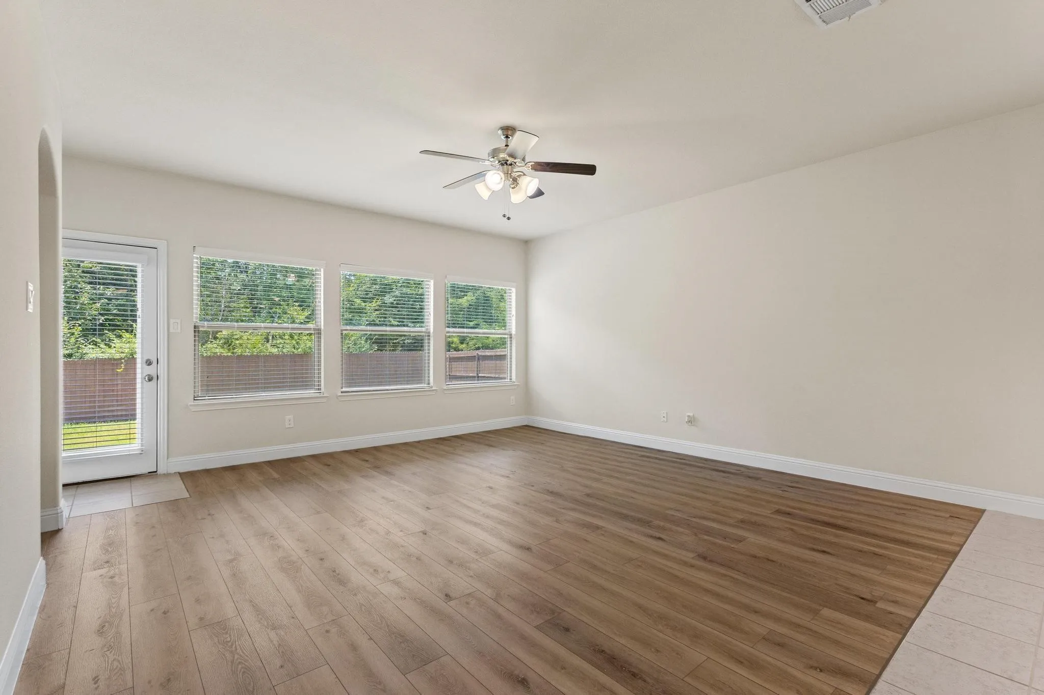 Single Family Residence For Rent in Hunt County , 7822 Cottonwood Drive, Greenville, Texas 75402, 3 Bedroom, 2 Bathroom, 2 Garage spaces, 1,806 Sqft, built in 2020, mls#21393776, Real Estate Agent in Greenville, Homes For Rent in Hunt county, Homes For Rent in Greenville, Realtor in Greenville Texas, Real Estate Brokerage Independent Realty Texas, Luminita Cordes Realtor