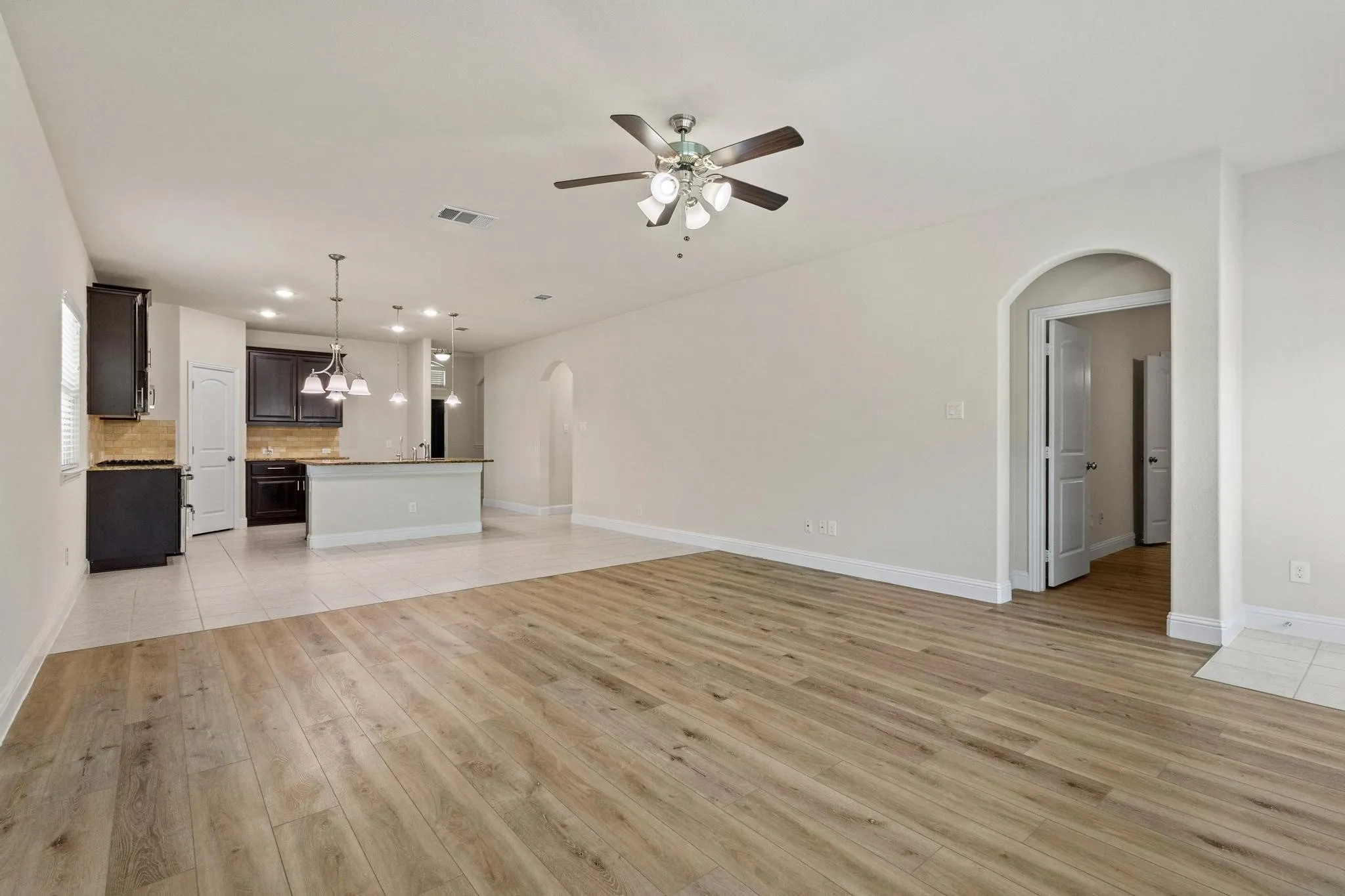 Single Family Residence For Rent in Hunt County , 7822 Cottonwood Drive, Greenville, Texas 75402, 3 Bedroom, 2 Bathroom, 2 Garage spaces, 1,806 Sqft, built in 2020, mls#21393776, Real Estate Agent in Greenville, Homes For Rent in Hunt county, Homes For Rent in Greenville, Realtor in Greenville Texas, Real Estate Brokerage Independent Realty Texas, Luminita Cordes Realtor