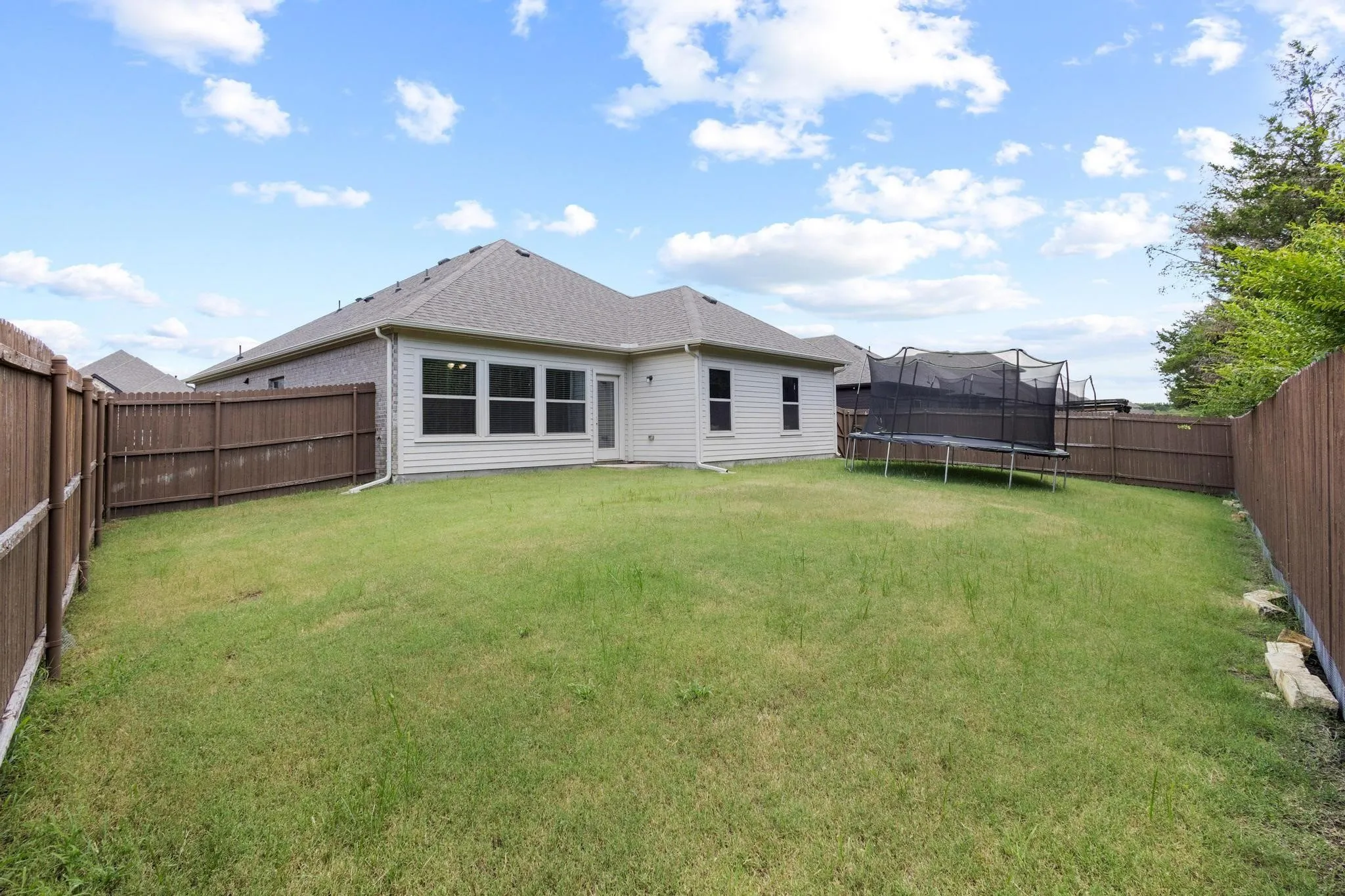 Single Family Residence For Rent in Hunt County , 7822 Cottonwood Drive, Greenville, Texas 75402, 3 Bedroom, 2 Bathroom, 2 Garage spaces, 1,806 Sqft, built in 2020, mls#21393776, Real Estate Agent in Greenville, Homes For Rent in Hunt county, Homes For Rent in Greenville, Realtor in Greenville Texas, Real Estate Brokerage Independent Realty Texas, Luminita Cordes Realtor