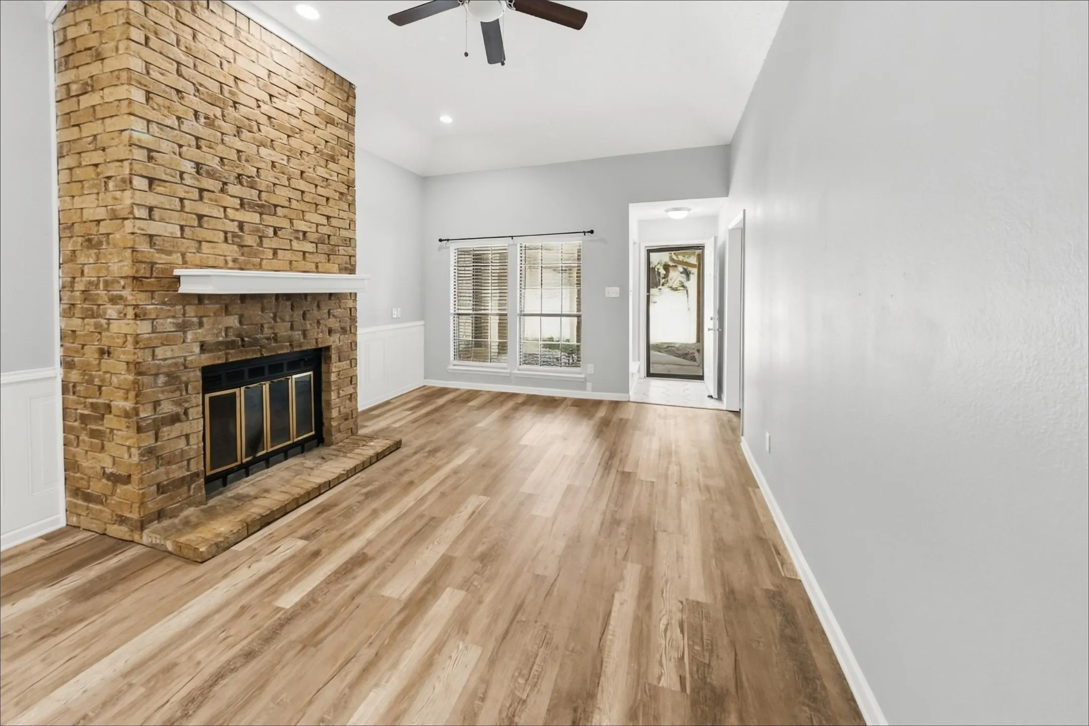Duplex For Rent in Tarrant County , 7806 Laver Court, Fort Worth, Texas 76112, 3 Bedroom, 2 Bathroom, 2 Garage spaces, 2,767 Sqft, built in 1984, mls#21393814, Real Estate Agent in Fort Worth, Homes For Rent in Tarrant county, Homes For Rent in Fort Worth, Realtor in Fort Worth Texas, Real Estate Brokerage Independent Realty Texas, Luminita Cordes Realtor