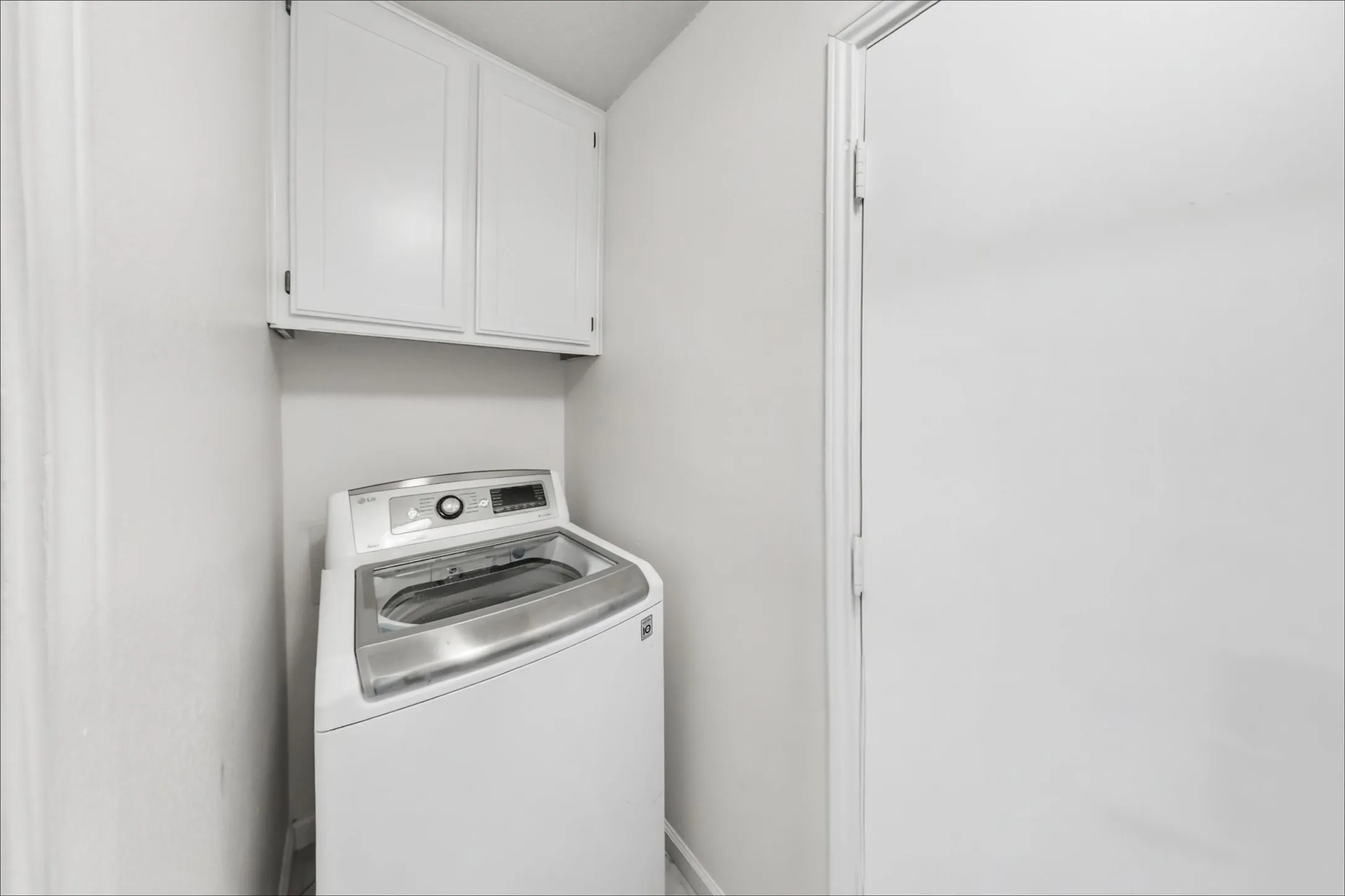 Duplex For Rent in Tarrant County , 7806 Laver Court, Fort Worth, Texas 76112, 3 Bedroom, 2 Bathroom, 2 Garage spaces, 2,767 Sqft, built in 1984, mls#21393814, Real Estate Agent in Fort Worth, Homes For Rent in Tarrant county, Homes For Rent in Fort Worth, Realtor in Fort Worth Texas, Real Estate Brokerage Independent Realty Texas, Luminita Cordes Realtor