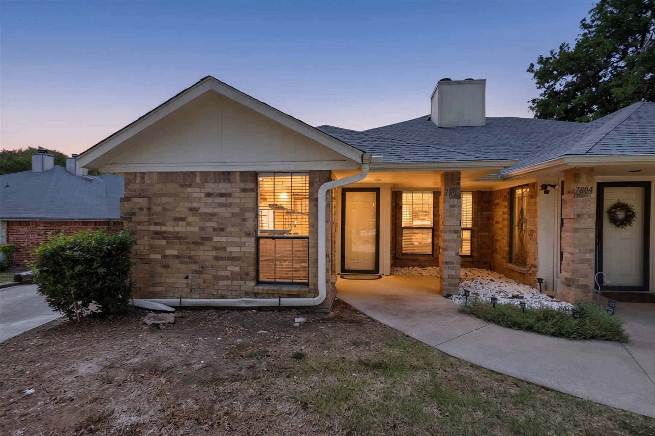 Duplex For Rent in Tarrant County , 7806 Laver Court, Fort Worth, Texas 76112, 3 Bedroom, 2 Bathroom, 2 Garage spaces, 2,767 Sqft, built in 1984, mls#21393814, Real Estate Agent in Fort Worth, Homes For Rent in Tarrant county, Homes For Rent in Fort Worth, Realtor in Fort Worth Texas, Real Estate Brokerage Independent Realty Texas, Luminita Cordes Realtor