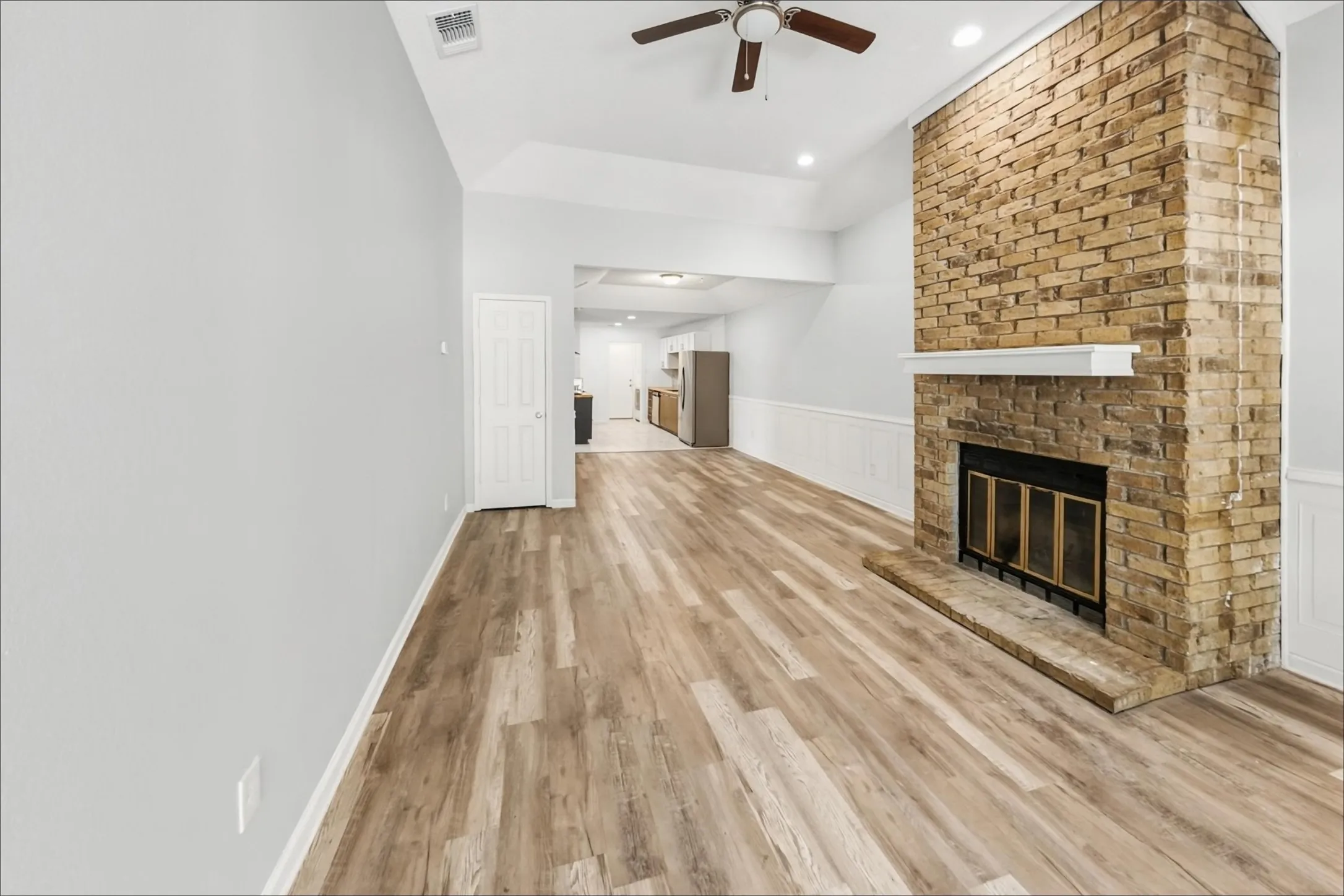 Duplex For Rent in Tarrant County , 7806 Laver Court, Fort Worth, Texas 76112, 3 Bedroom, 2 Bathroom, 2 Garage spaces, 2,767 Sqft, built in 1984, mls#21393814, Real Estate Agent in Fort Worth, Homes For Rent in Tarrant county, Homes For Rent in Fort Worth, Realtor in Fort Worth Texas, Real Estate Brokerage Independent Realty Texas, Luminita Cordes Realtor