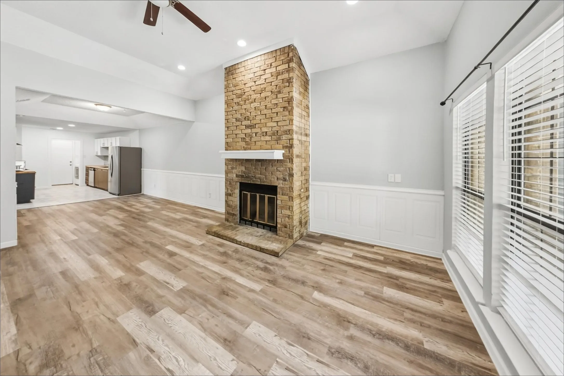 Duplex For Rent in Tarrant County , 7806 Laver Court, Fort Worth, Texas 76112, 3 Bedroom, 2 Bathroom, 2 Garage spaces, 2,767 Sqft, built in 1984, mls#21393814, Real Estate Agent in Fort Worth, Homes For Rent in Tarrant county, Homes For Rent in Fort Worth, Realtor in Fort Worth Texas, Real Estate Brokerage Independent Realty Texas, Luminita Cordes Realtor