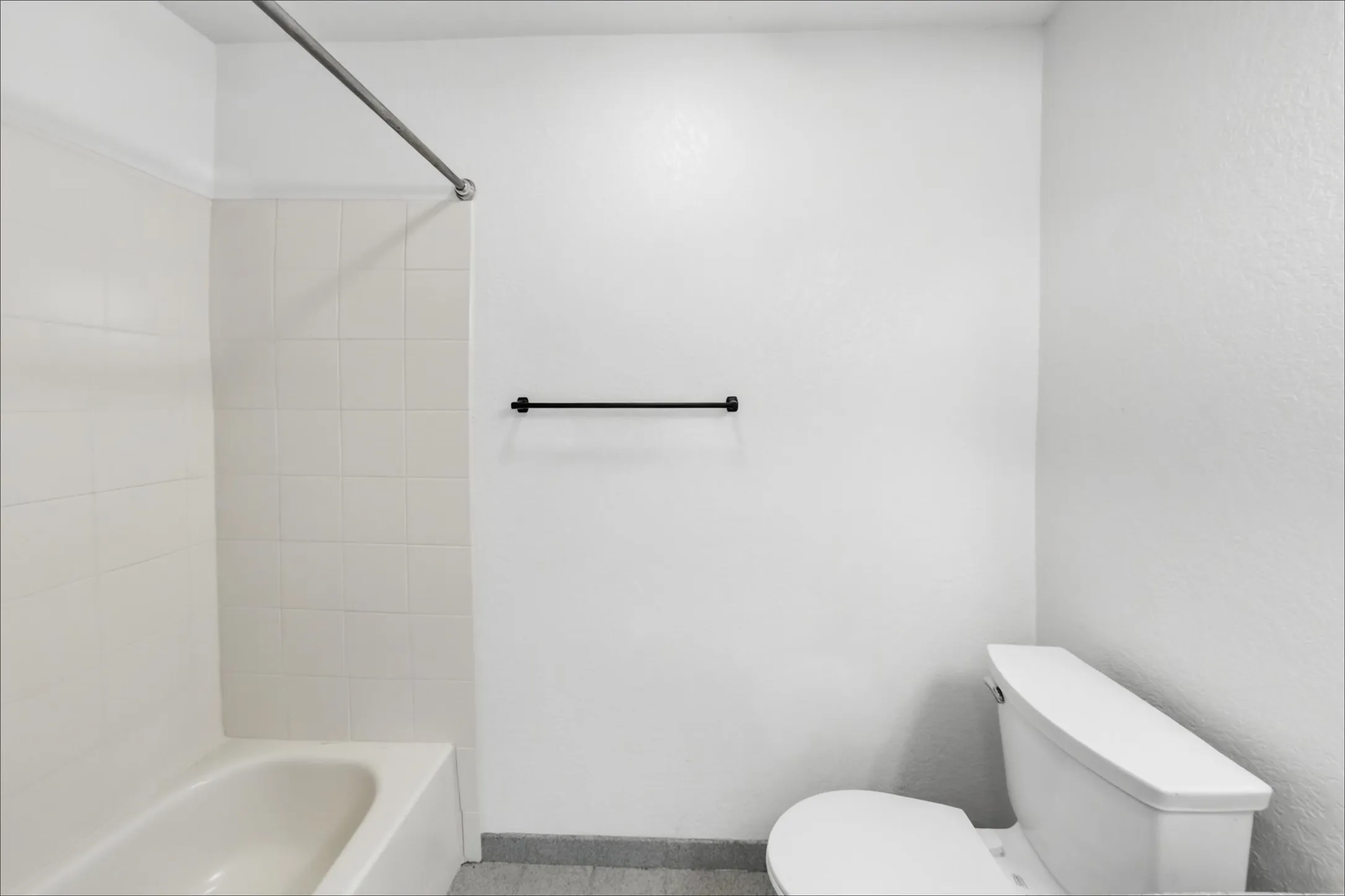 Duplex For Rent in Tarrant County , 7806 Laver Court, Fort Worth, Texas 76112, 3 Bedroom, 2 Bathroom, 2 Garage spaces, 2,767 Sqft, built in 1984, mls#21393814, Real Estate Agent in Fort Worth, Homes For Rent in Tarrant county, Homes For Rent in Fort Worth, Realtor in Fort Worth Texas, Real Estate Brokerage Independent Realty Texas, Luminita Cordes Realtor