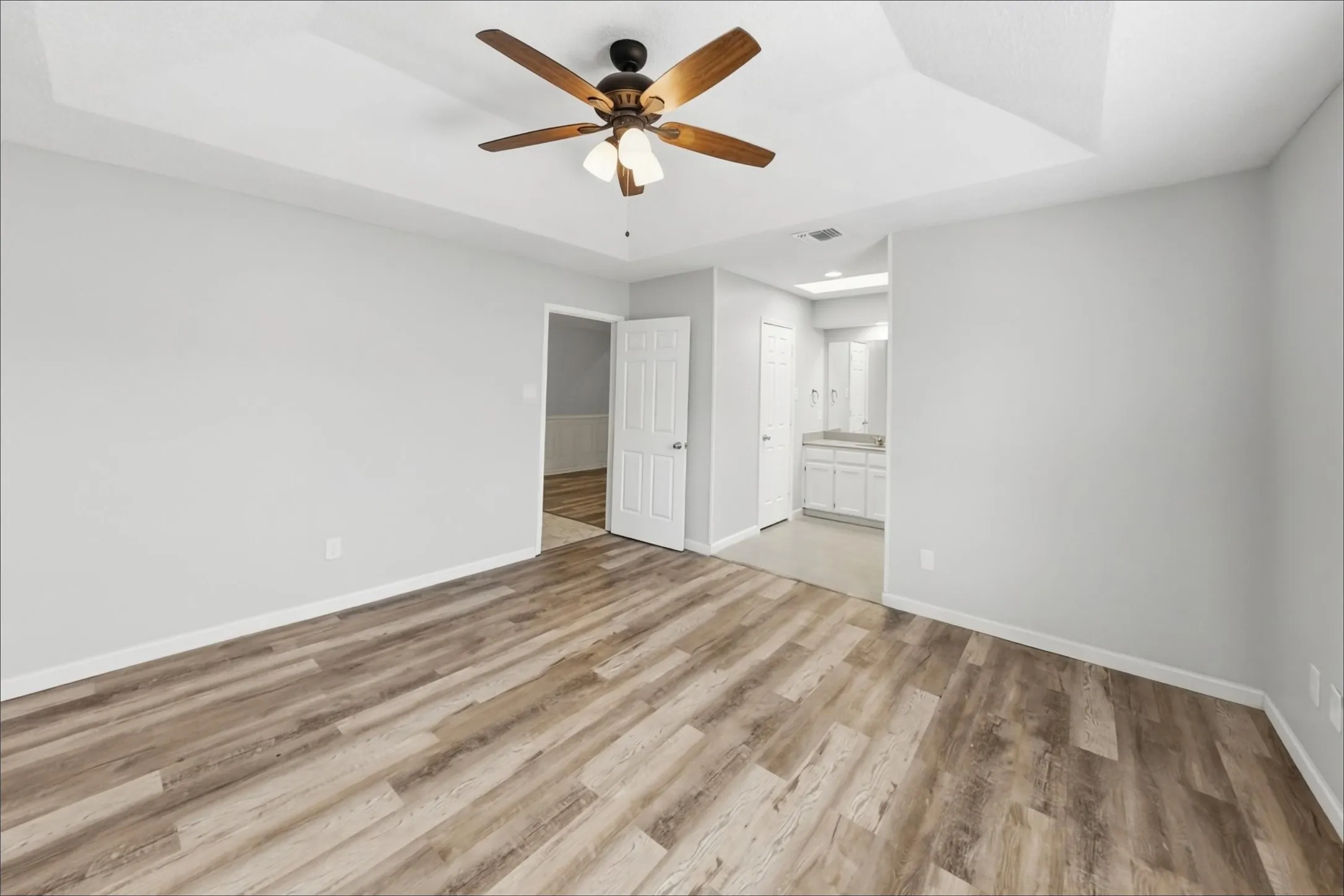 Duplex For Rent in Tarrant County , 7806 Laver Court, Fort Worth, Texas 76112, 3 Bedroom, 2 Bathroom, 2 Garage spaces, 2,767 Sqft, built in 1984, mls#21393814, Real Estate Agent in Fort Worth, Homes For Rent in Tarrant county, Homes For Rent in Fort Worth, Realtor in Fort Worth Texas, Real Estate Brokerage Independent Realty Texas, Luminita Cordes Realtor