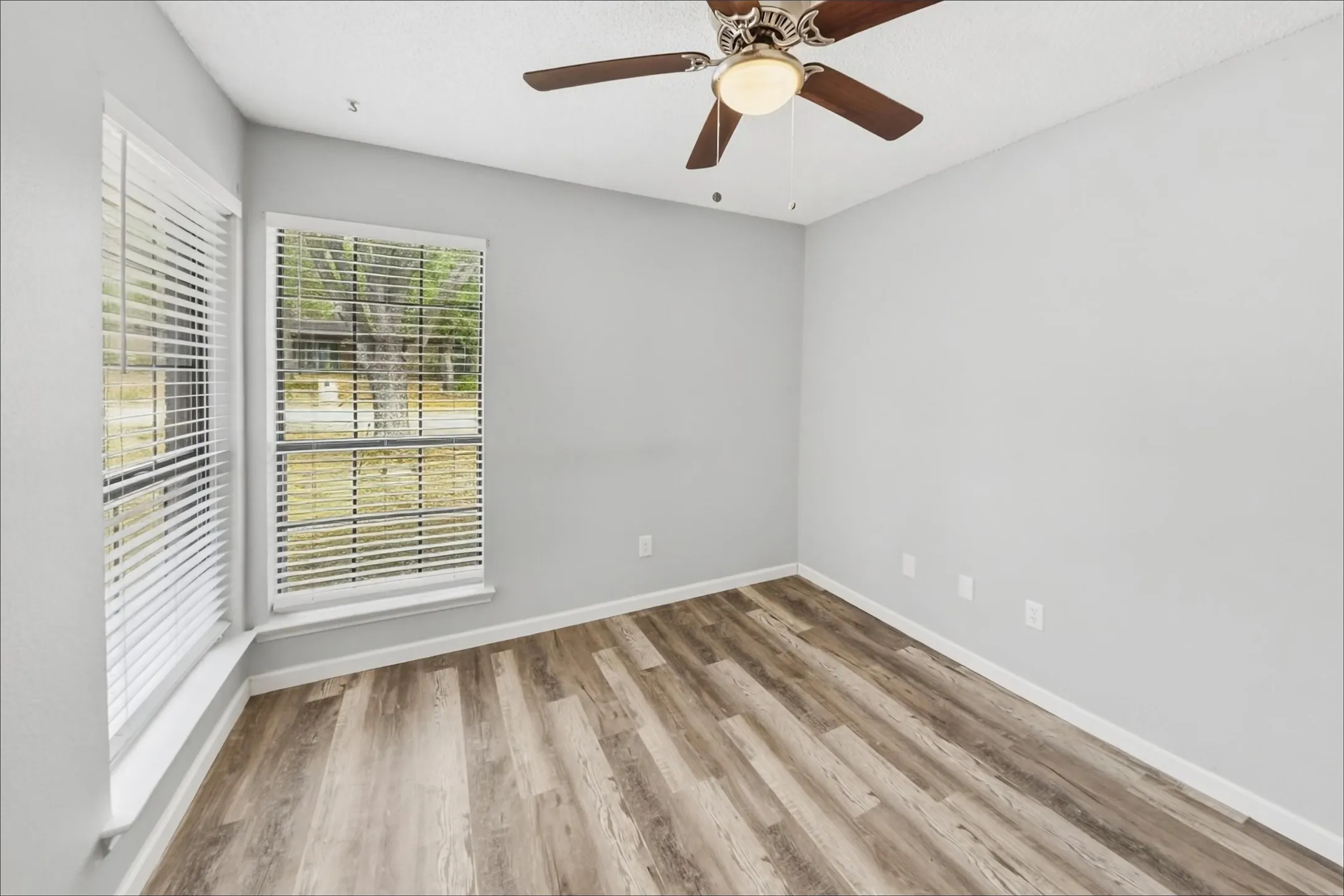 Duplex For Rent in Tarrant County , 7806 Laver Court, Fort Worth, Texas 76112, 3 Bedroom, 2 Bathroom, 2 Garage spaces, 2,767 Sqft, built in 1984, mls#21393814, Real Estate Agent in Fort Worth, Homes For Rent in Tarrant county, Homes For Rent in Fort Worth, Realtor in Fort Worth Texas, Real Estate Brokerage Independent Realty Texas, Luminita Cordes Realtor