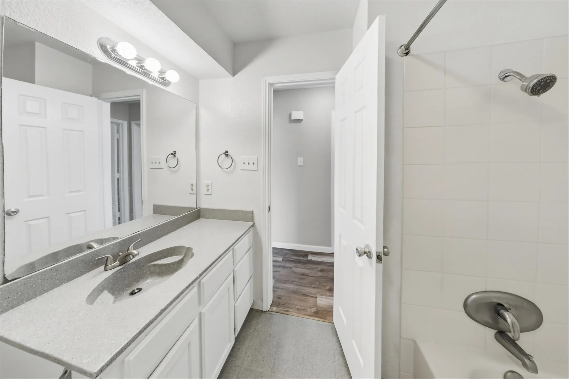 Duplex For Rent in Tarrant County , 7806 Laver Court, Fort Worth, Texas 76112, 3 Bedroom, 2 Bathroom, 2 Garage spaces, 2,767 Sqft, built in 1984, mls#21393814, Real Estate Agent in Fort Worth, Homes For Rent in Tarrant county, Homes For Rent in Fort Worth, Realtor in Fort Worth Texas, Real Estate Brokerage Independent Realty Texas, Luminita Cordes Realtor