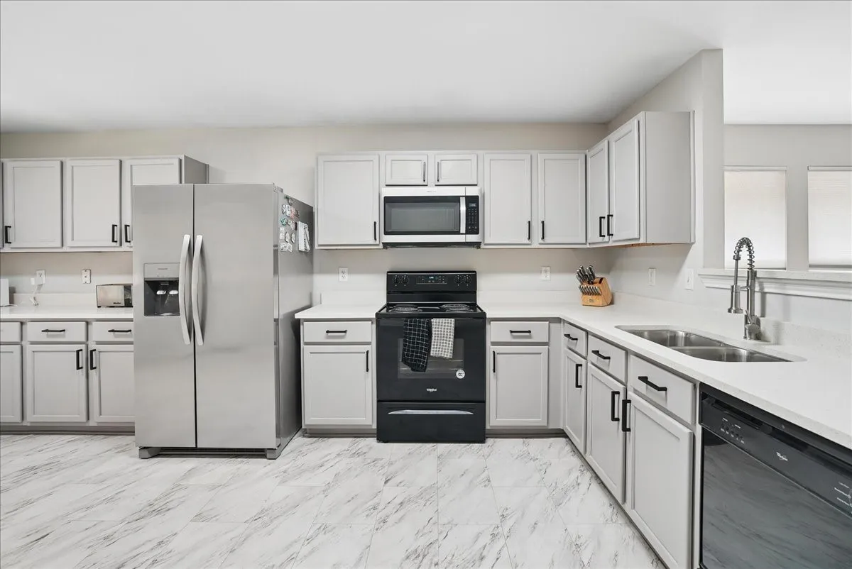 Single Family Residence For Sale in Denton County , 2709 White Oak Drive, Little Elm, Texas 75068, 3 Bedroom, 2 Bathroom, 2 Garage spaces, 1,868 Sqft, built in 2002, mls#21393670, Real Estate Agent in Little Elm, Homes For Sale in Denton county, Homes For Sale in Little Elm, Realtor in Little Elm Texas, Real Estate Brokerage Independent Realty Texas, Luminita Cordes Realtor