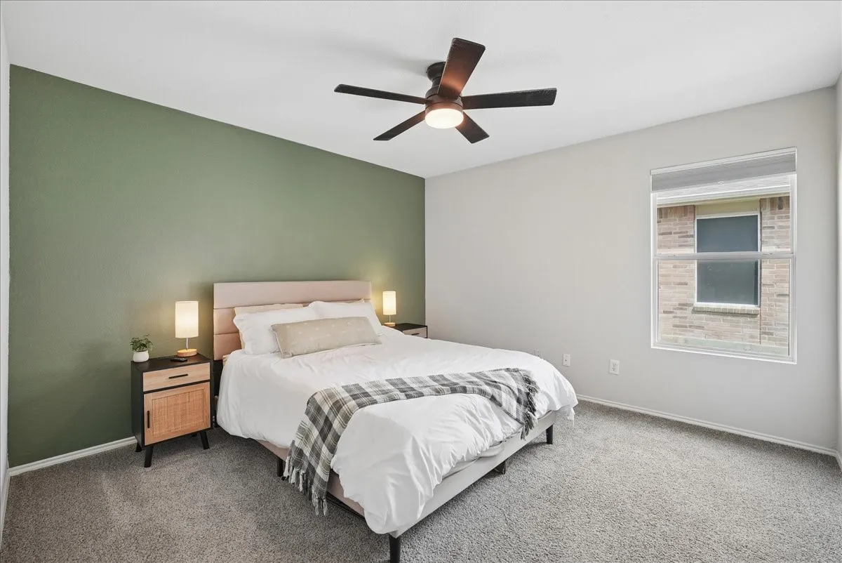 Single Family Residence For Sale in Denton County , 2709 White Oak Drive, Little Elm, Texas 75068, 3 Bedroom, 2 Bathroom, 2 Garage spaces, 1,868 Sqft, built in 2002, mls#21393670, Real Estate Agent in Little Elm, Homes For Sale in Denton county, Homes For Sale in Little Elm, Realtor in Little Elm Texas, Real Estate Brokerage Independent Realty Texas, Luminita Cordes Realtor